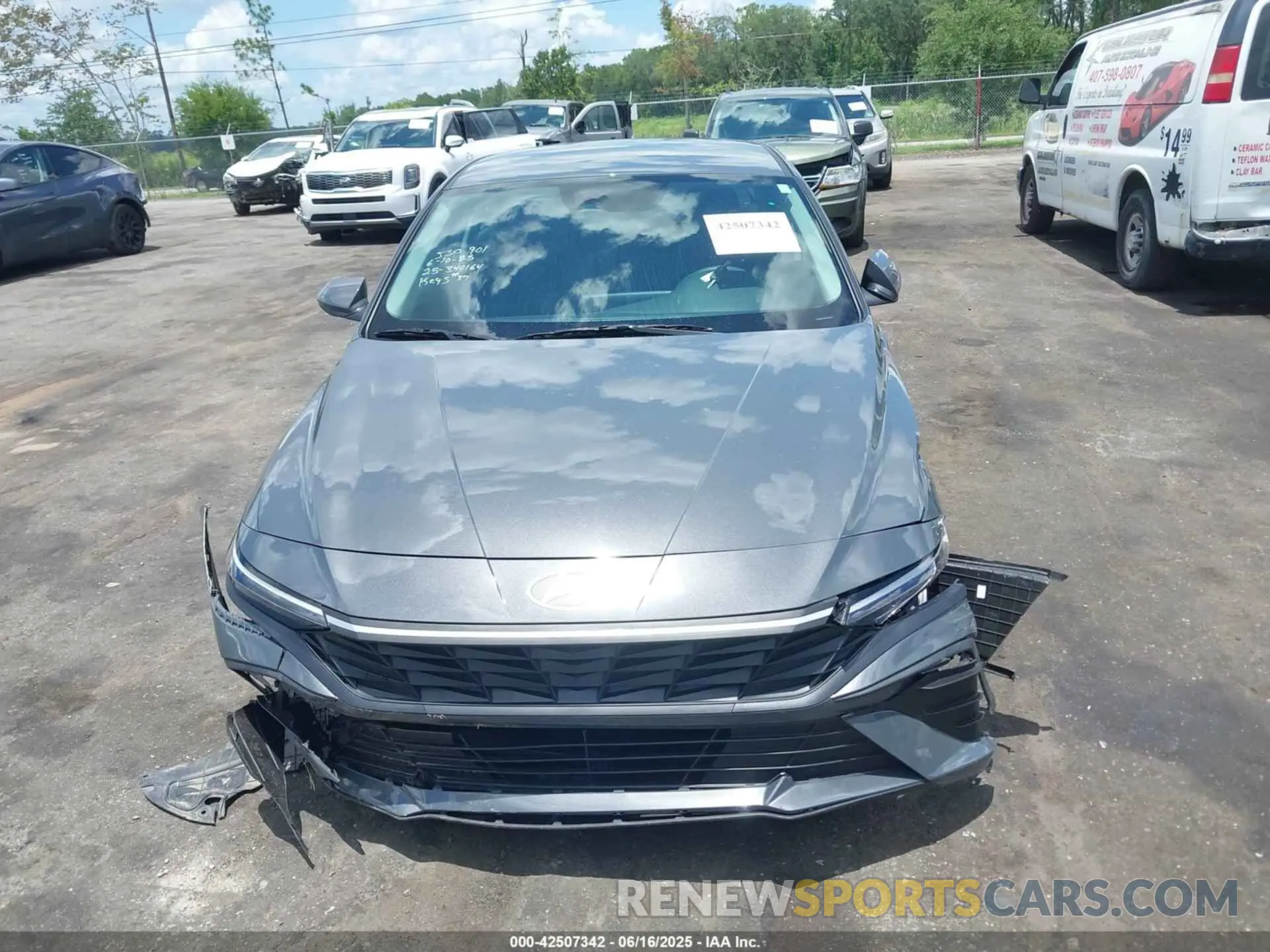 12 fotografías del automóvil dañado KMHLL4DG7RU818474 HYUNDAI ELANTRA 2024