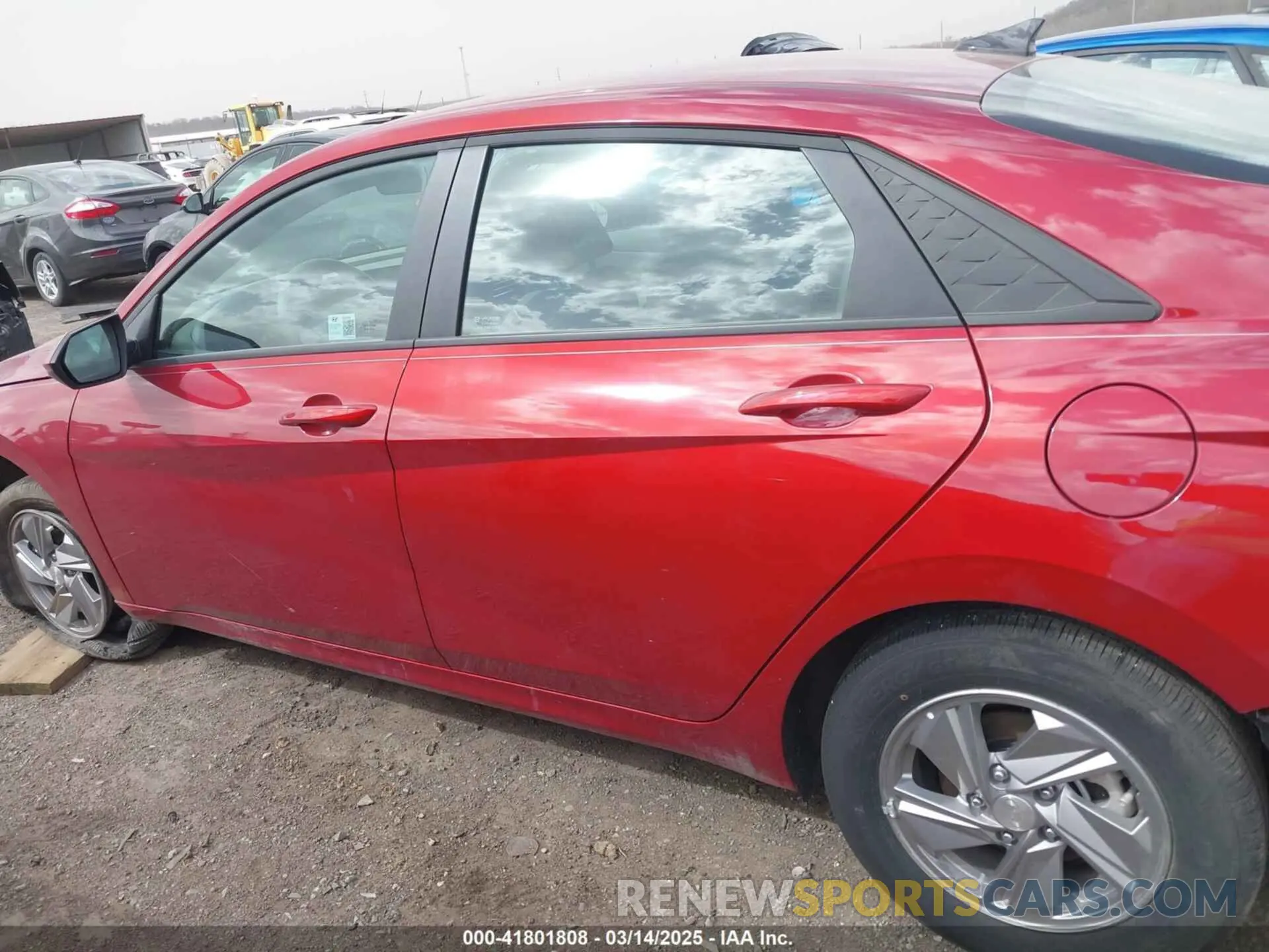 15 fotografías del automóvil dañado KMHLL4DG7RU851961 HYUNDAI ELANTRA 2024