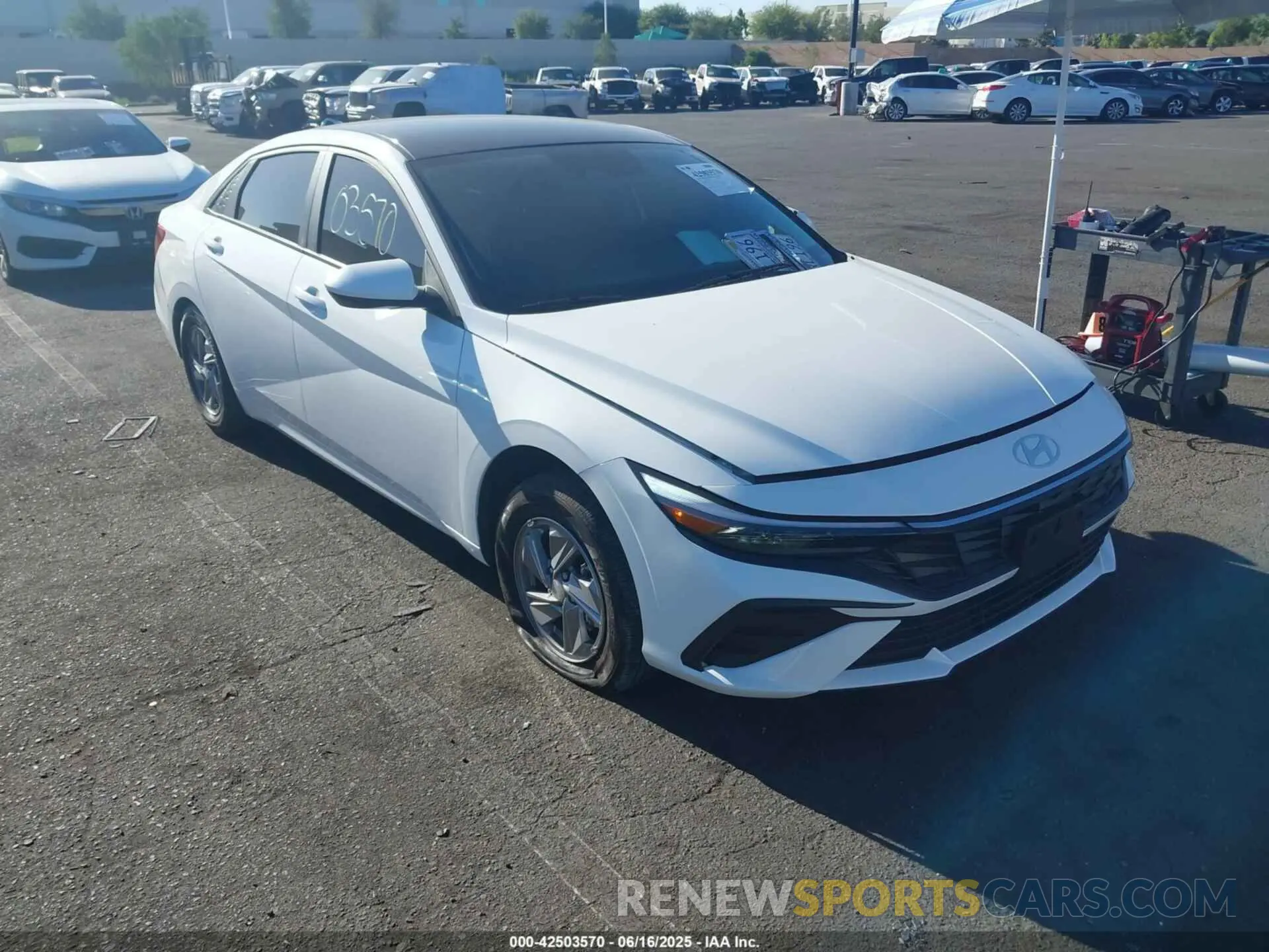 1 fotografías del automóvil dañado KMHLL4DG8RU816118 HYUNDAI ELANTRA 2024