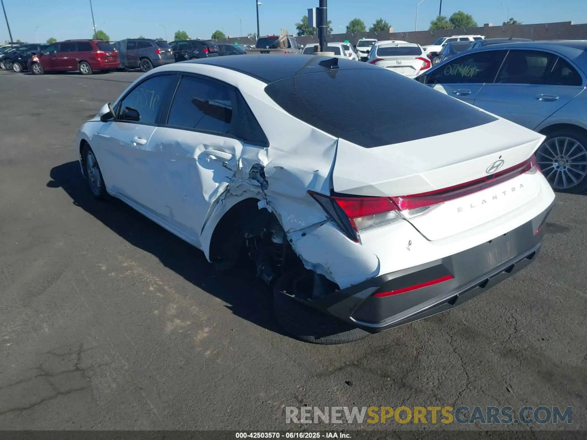 3 fotografías del automóvil dañado KMHLL4DG8RU816118 HYUNDAI ELANTRA 2024