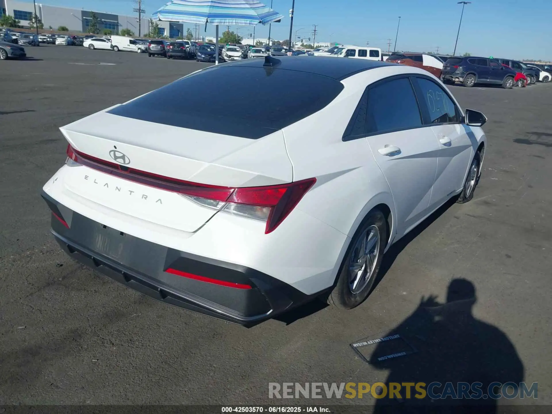 4 fotografías del automóvil dañado KMHLL4DG8RU816118 HYUNDAI ELANTRA 2024