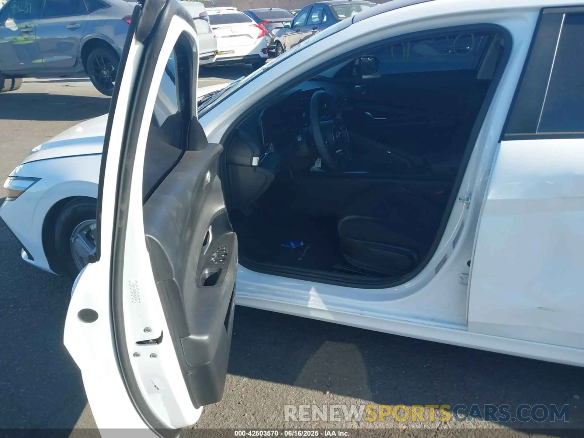 5 fotografías del automóvil dañado KMHLL4DG8RU816118 HYUNDAI ELANTRA 2024