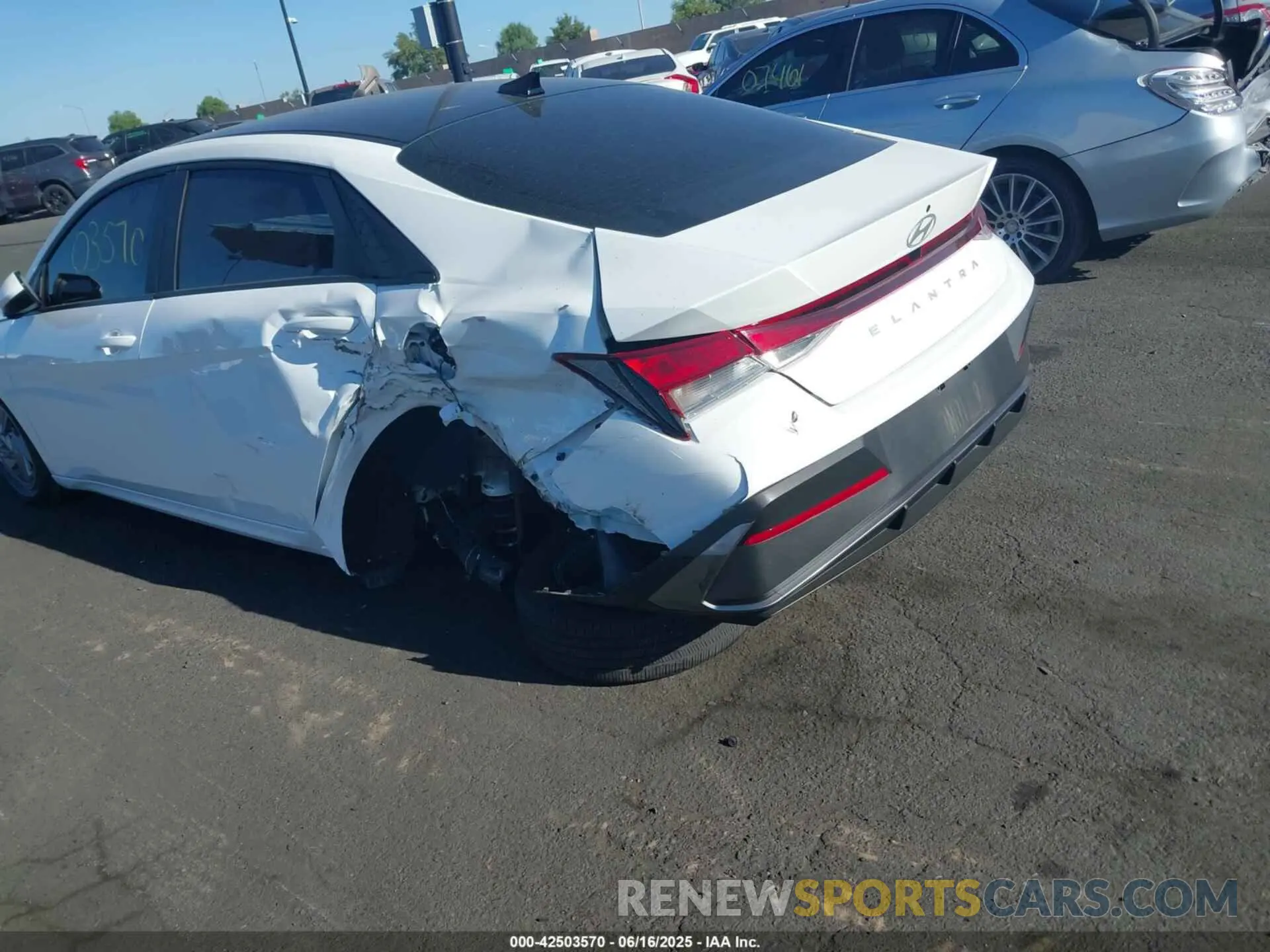 6 fotografías del automóvil dañado KMHLL4DG8RU816118 HYUNDAI ELANTRA 2024