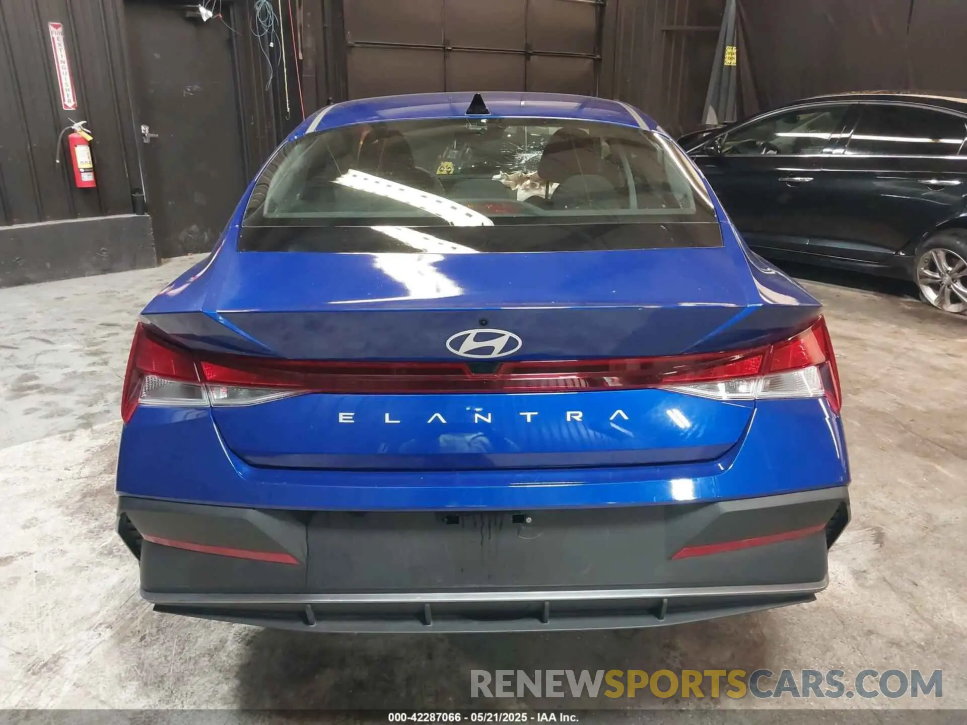 15 fotografías del automóvil dañado KMHLL4DG8RU820329 HYUNDAI ELANTRA 2024