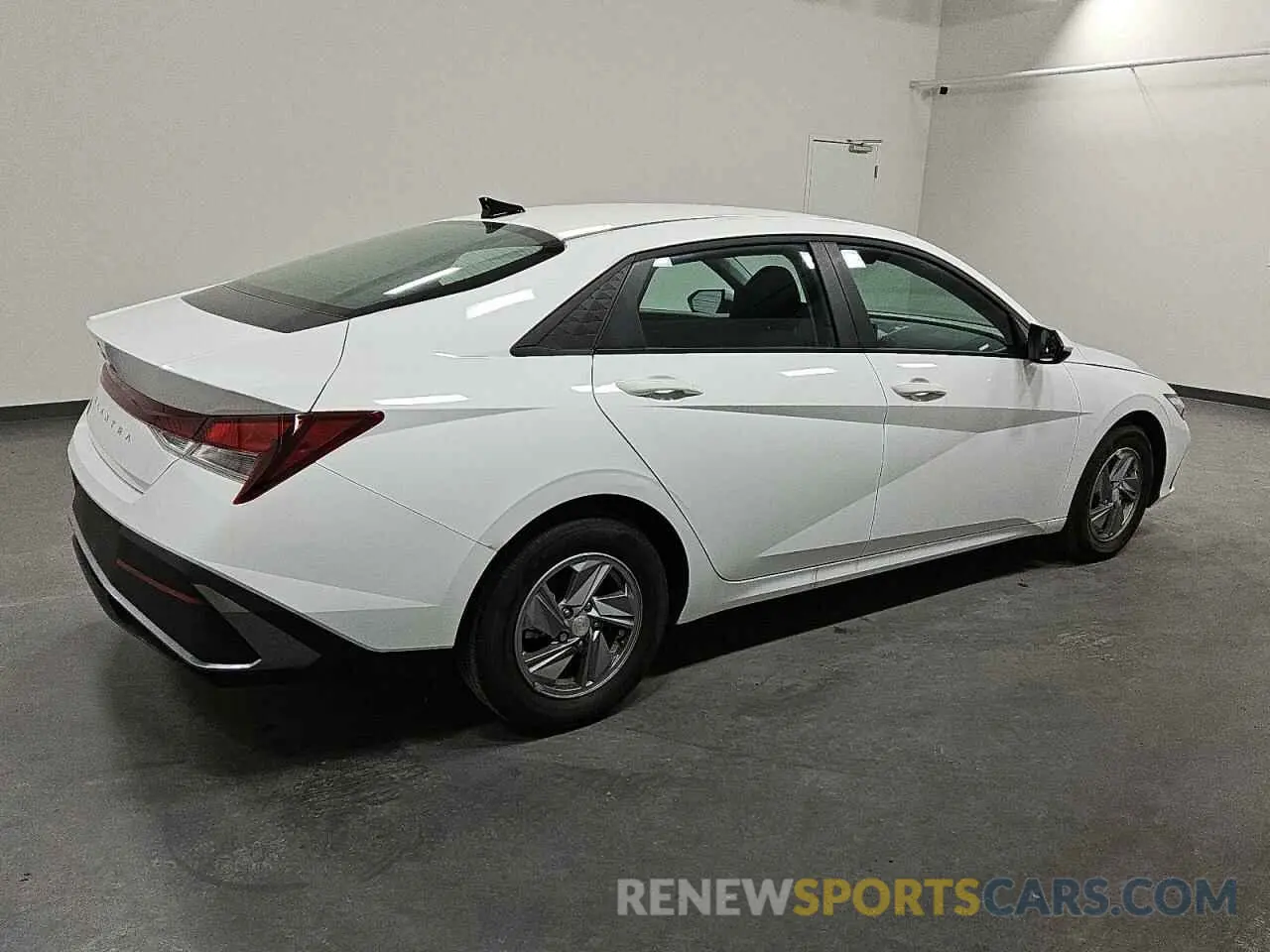 3 fotografías del automóvil dañado KMHLL4DG9RU826527 HYUNDAI ELANTRA 2024