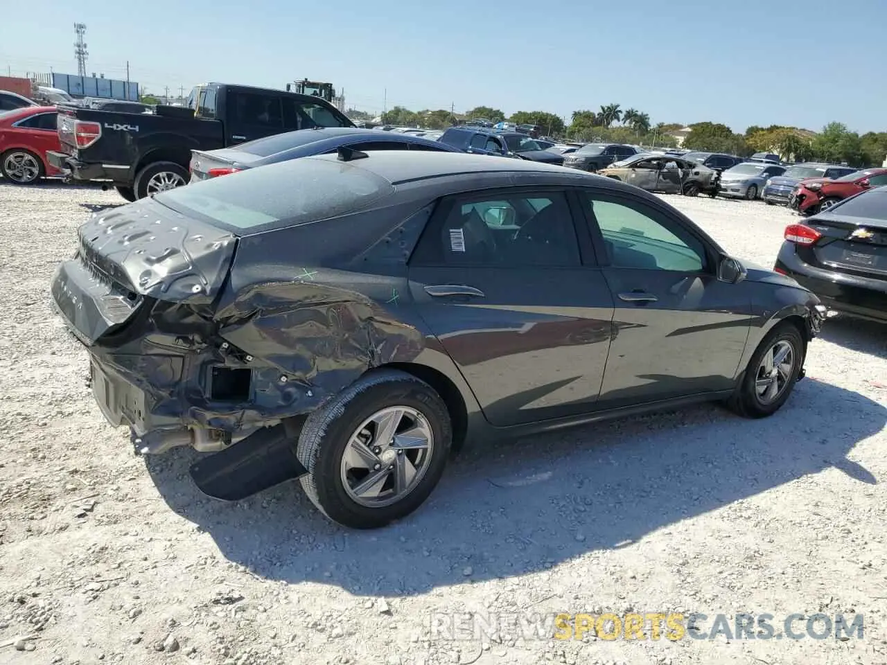 3 fotografías del automóvil dañado KMHLL4DGXRU676265 HYUNDAI ELANTRA 2024