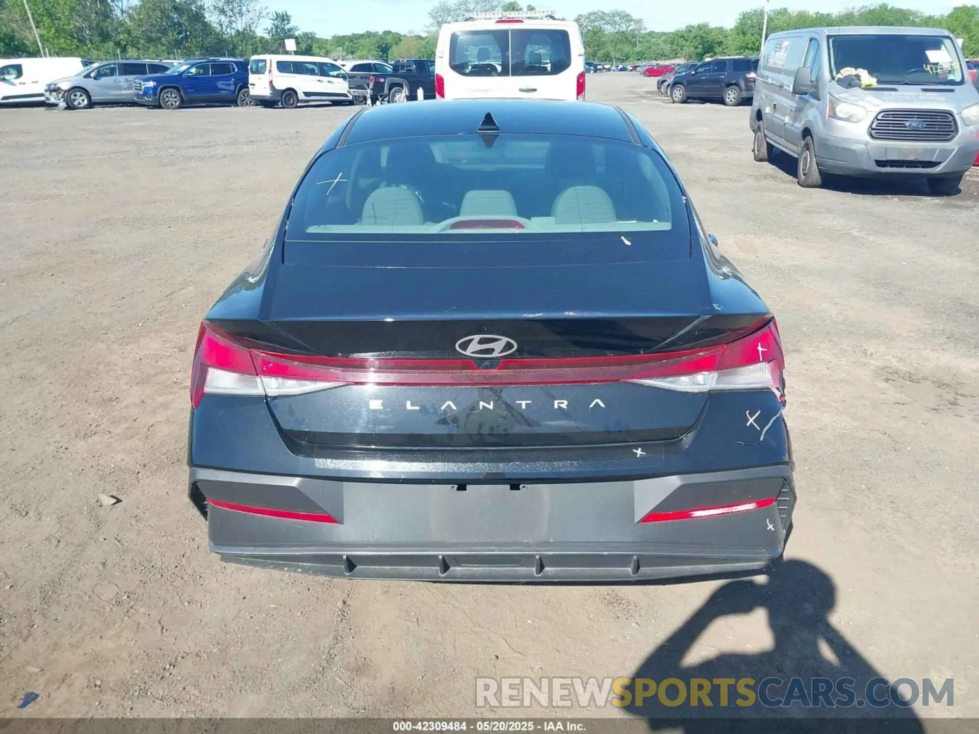 16 fotografías del automóvil dañado KMHLL4DGXRU729403 HYUNDAI ELANTRA 2024
