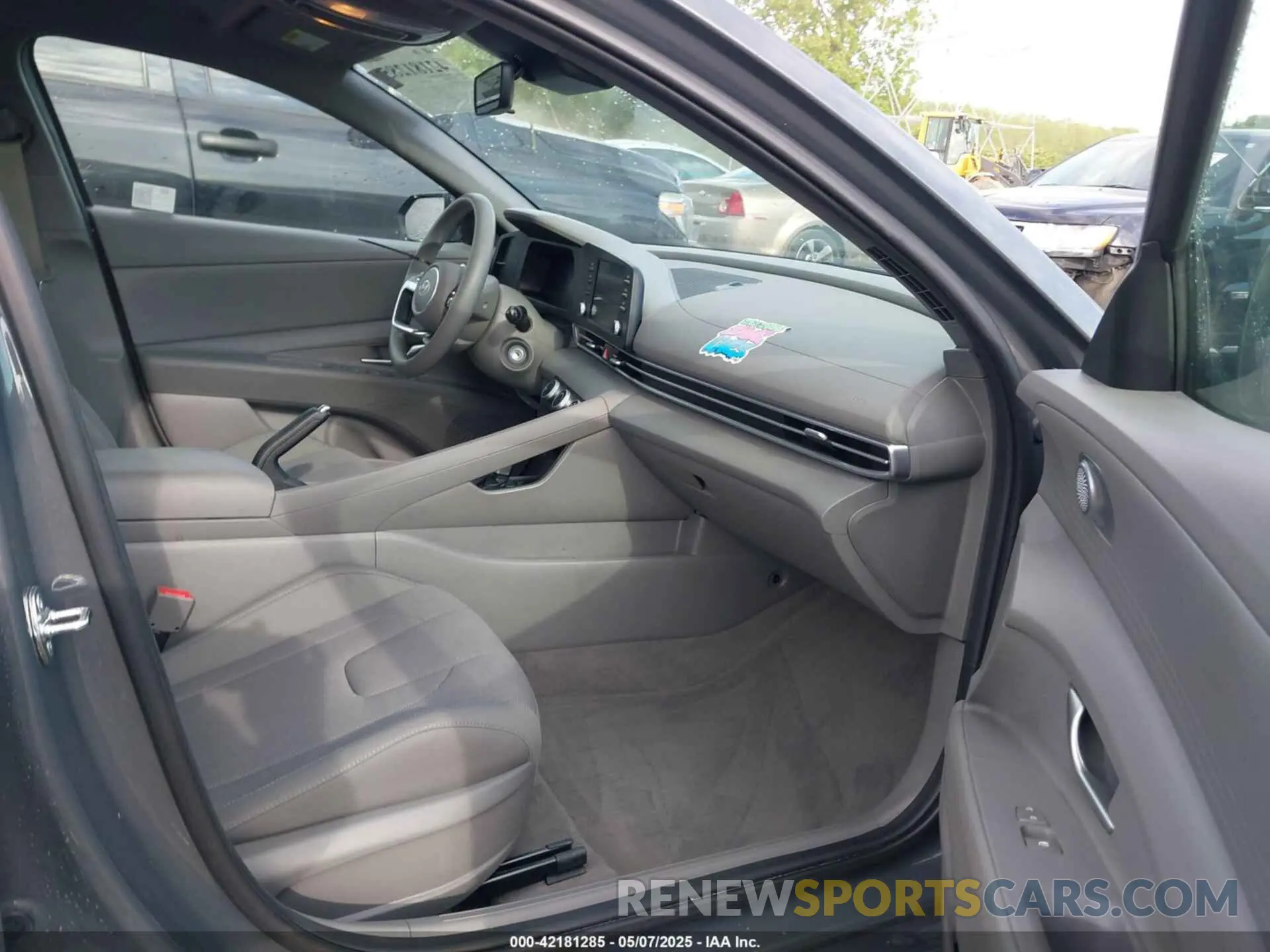 5 fotografías del automóvil dañado KMHLL4DGXRU786085 HYUNDAI ELANTRA 2024