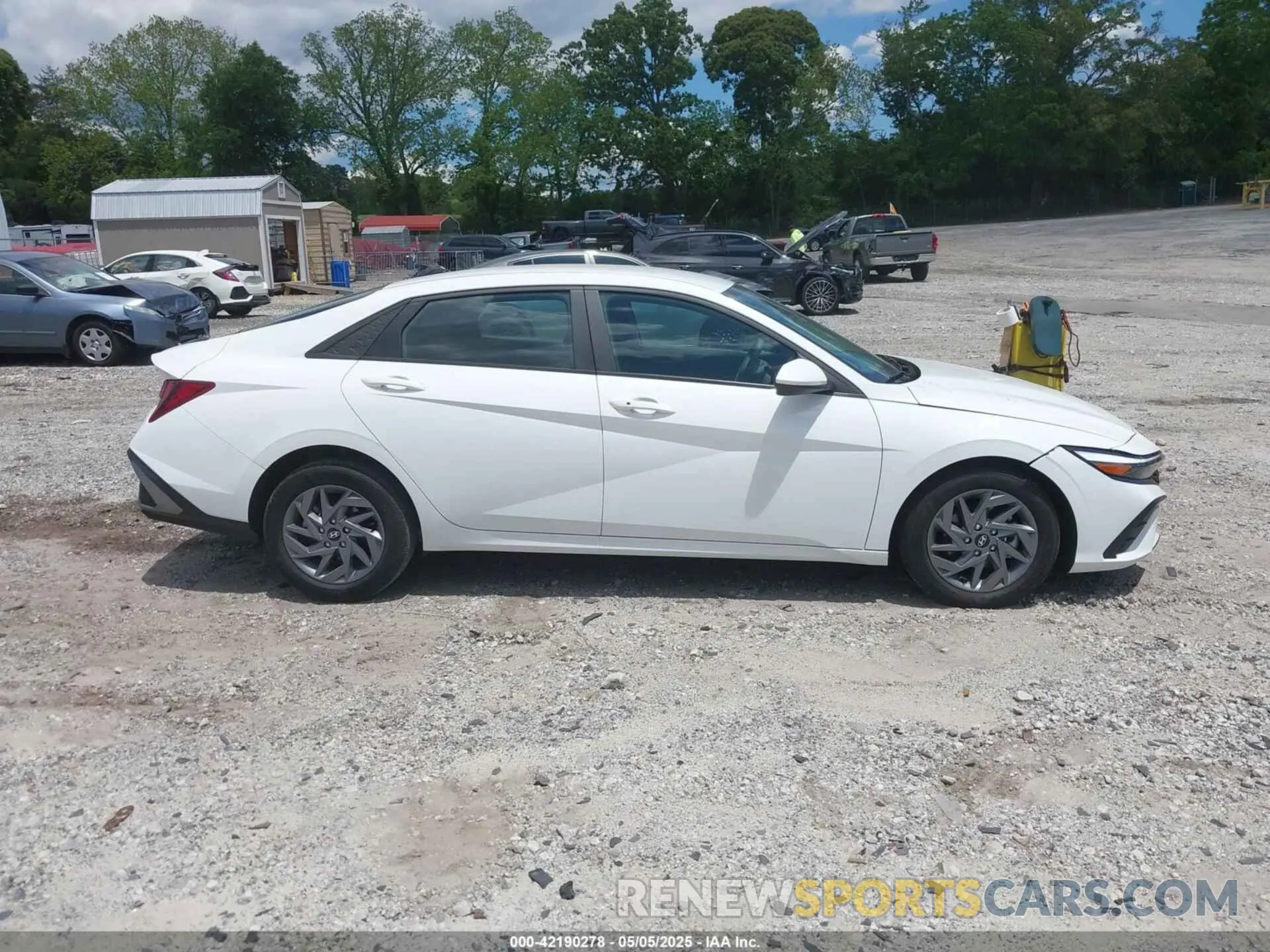 14 fotografías del automóvil dañado KMHLM4DG0RU672240 HYUNDAI ELANTRA 2024