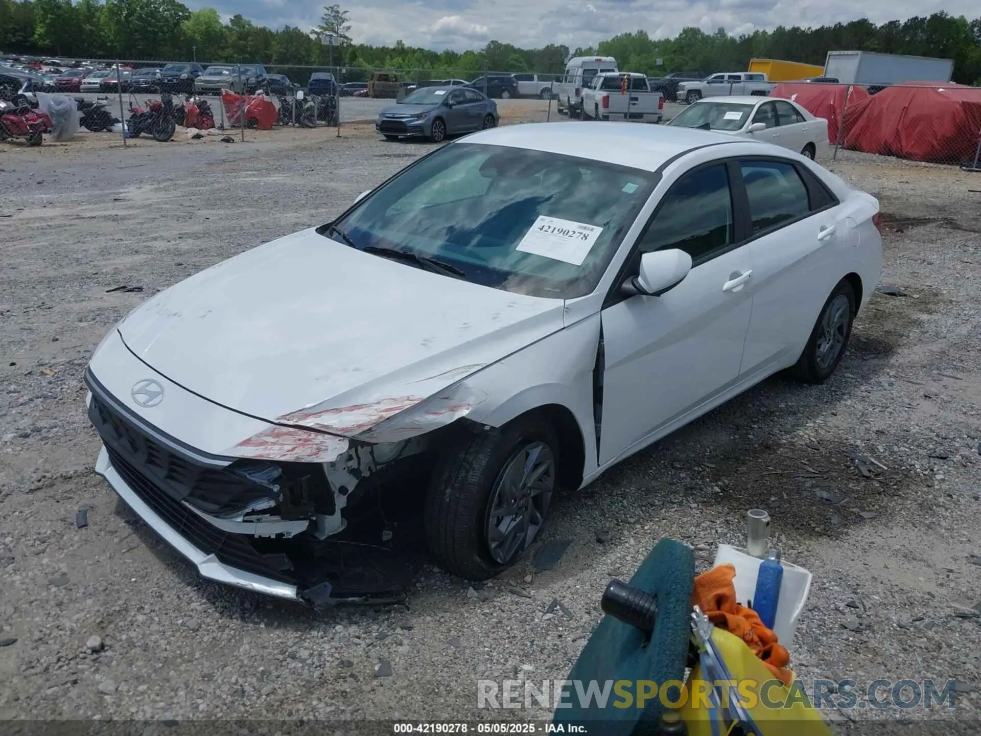 2 fotografías del automóvil dañado KMHLM4DG0RU672240 HYUNDAI ELANTRA 2024