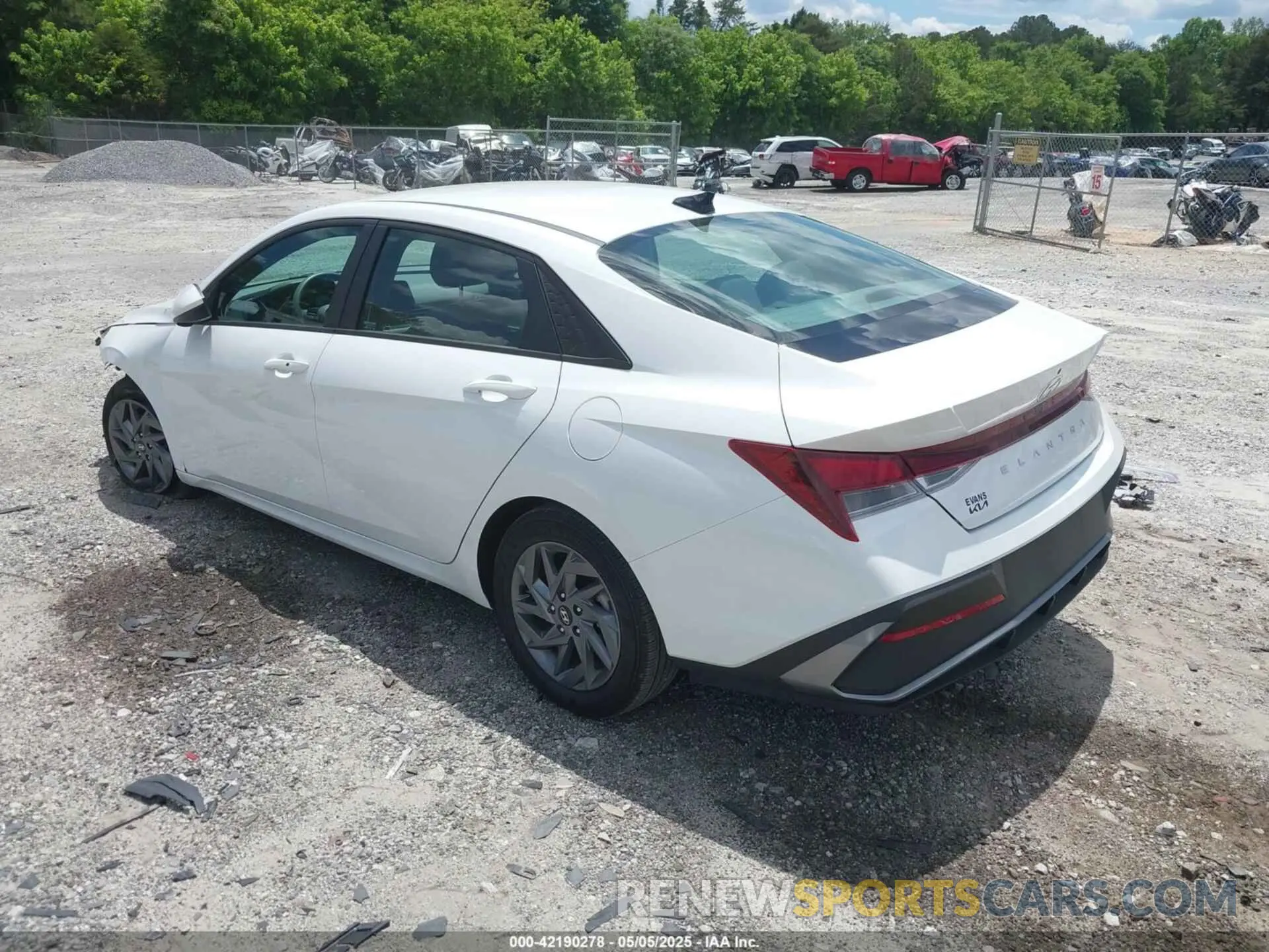 3 fotografías del automóvil dañado KMHLM4DG0RU672240 HYUNDAI ELANTRA 2024