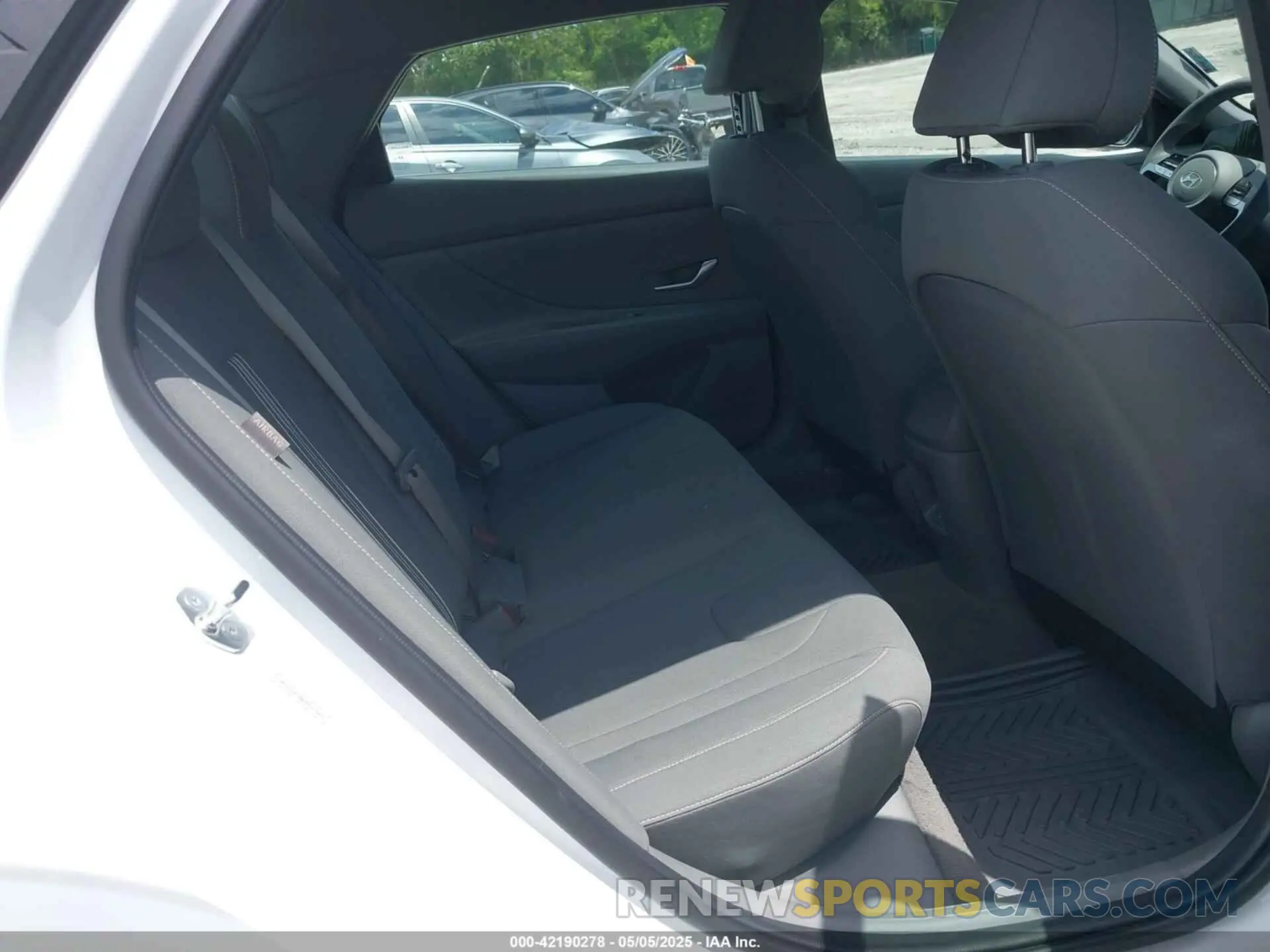 8 fotografías del automóvil dañado KMHLM4DG0RU672240 HYUNDAI ELANTRA 2024