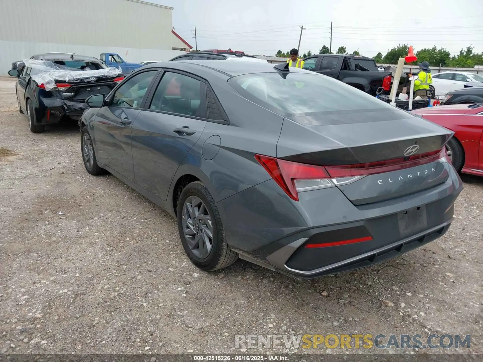 3 fotografías del automóvil dañado KMHLM4DG1RU756339 HYUNDAI ELANTRA 2024