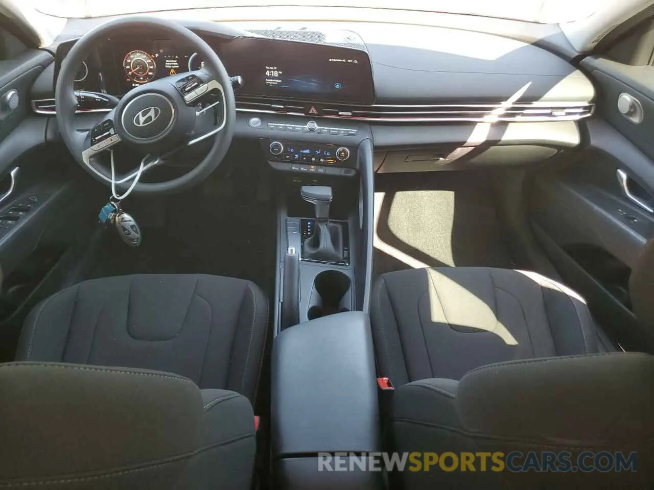 8 fotografías del automóvil dañado KMHLM4DG1RU756731 HYUNDAI ELANTRA 2024