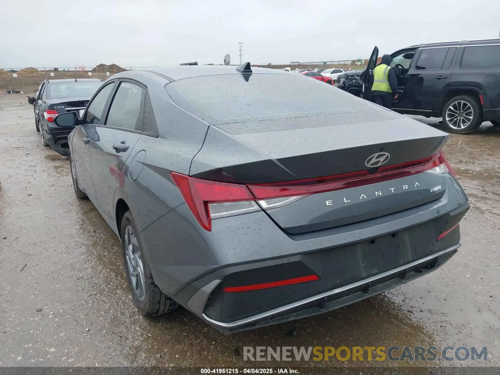 3 fotografías del automóvil dañado KMHLM4DG1RU808245 HYUNDAI ELANTRA 2024