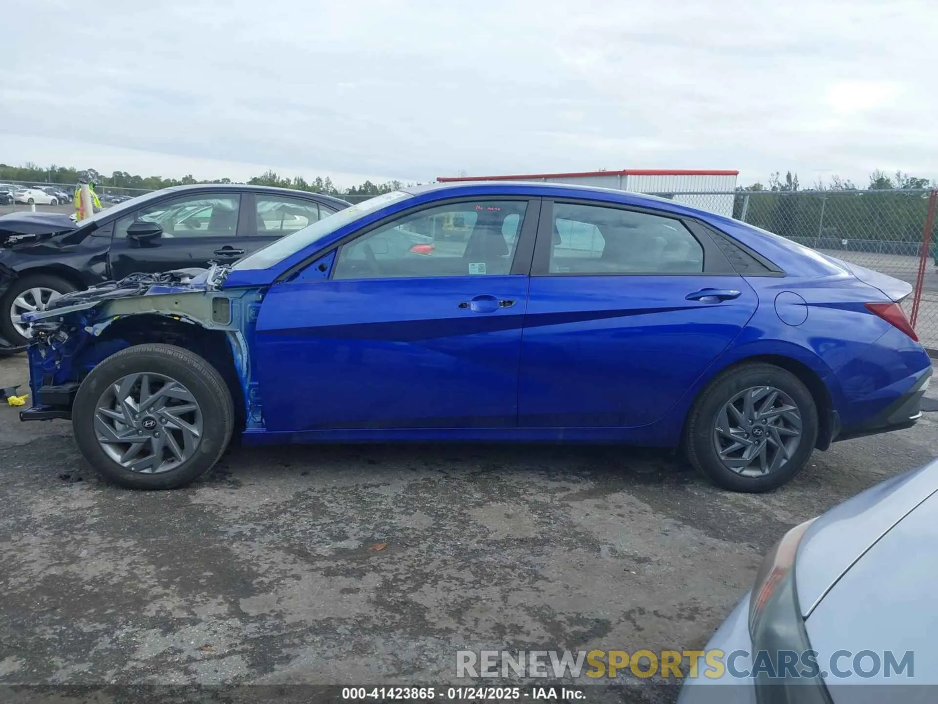 15 fotografías del automóvil dañado KMHLM4DG1RU828804 HYUNDAI ELANTRA 2024