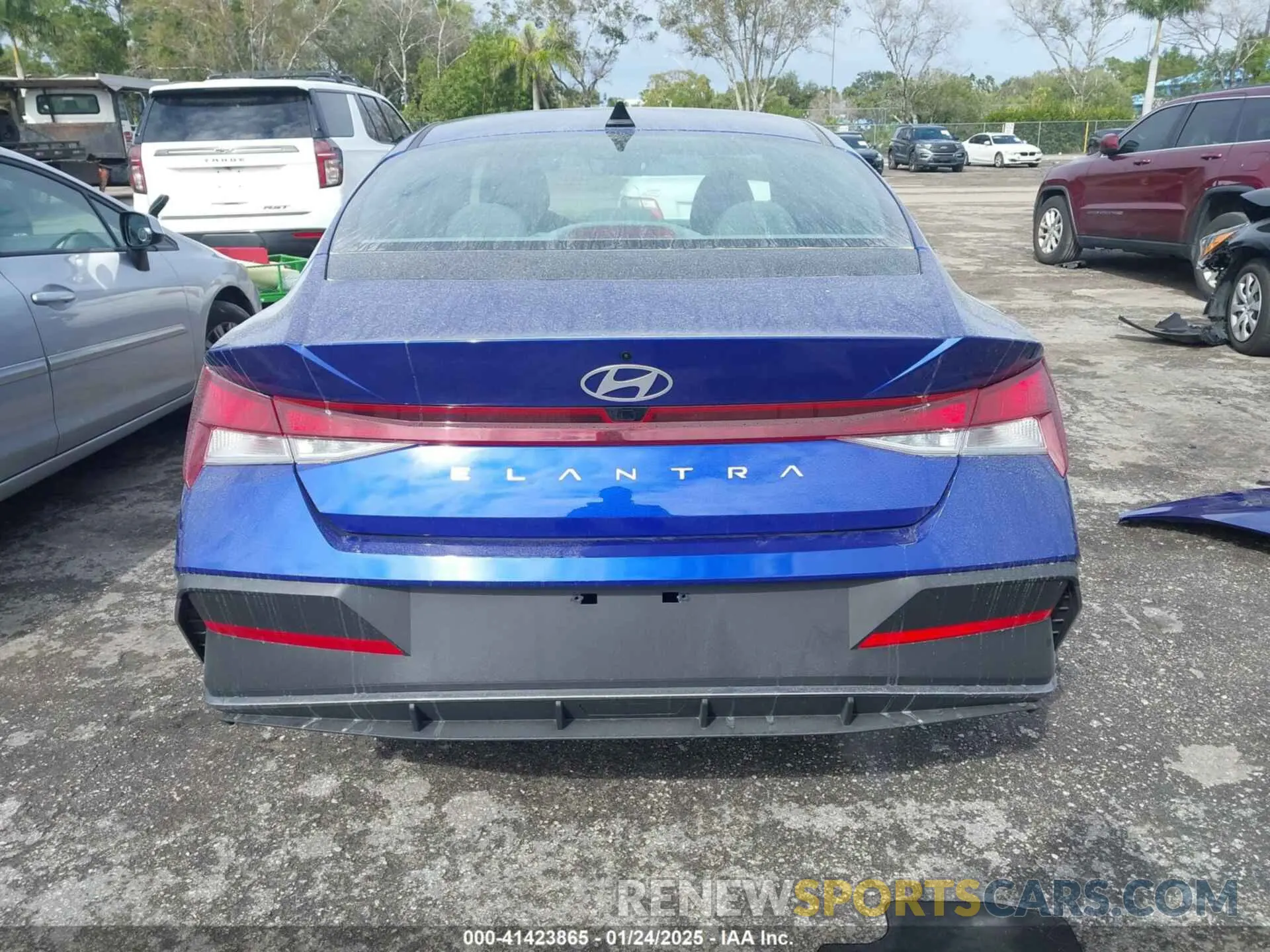 17 fotografías del automóvil dañado KMHLM4DG1RU828804 HYUNDAI ELANTRA 2024