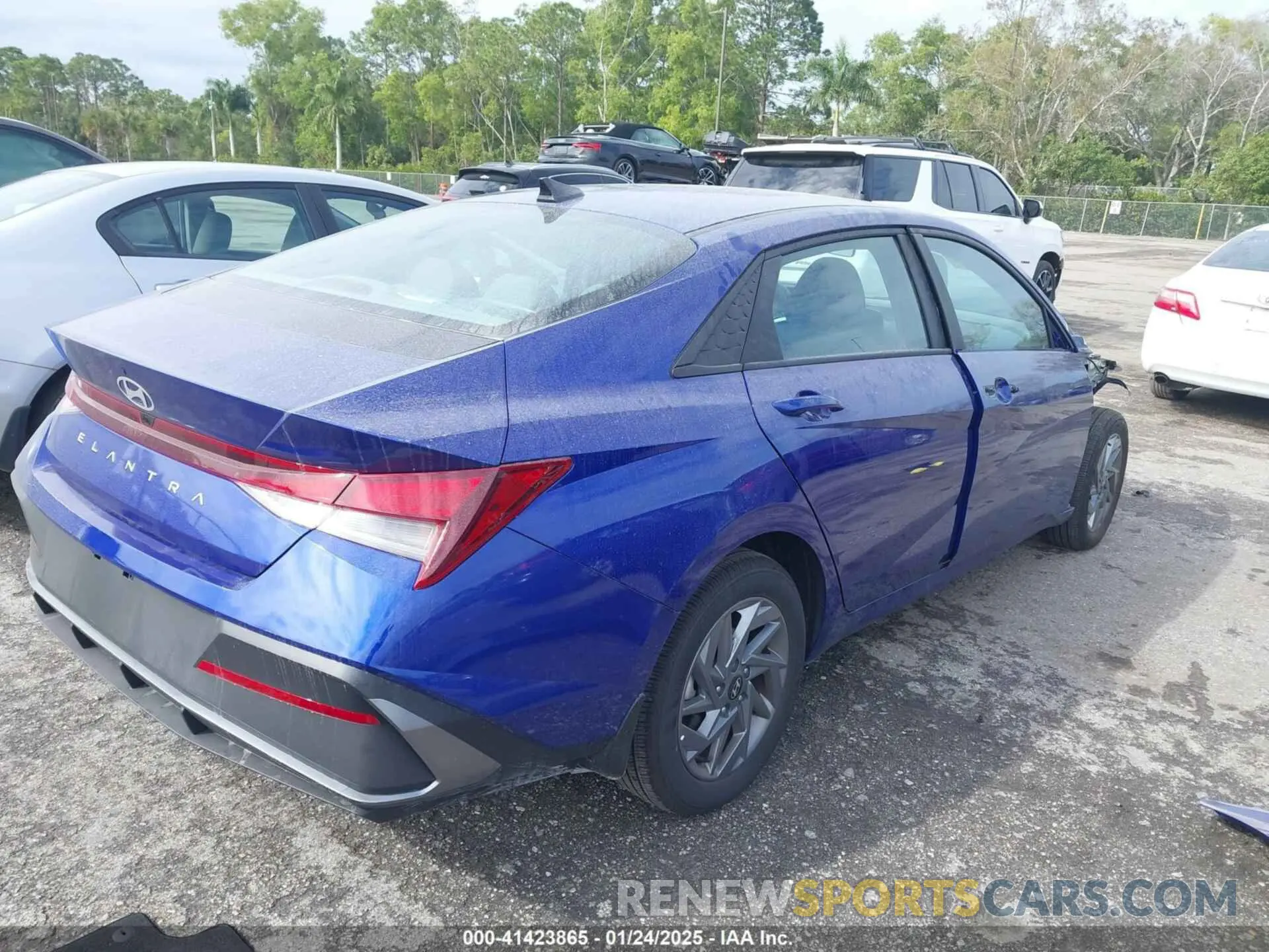 4 fotografías del automóvil dañado KMHLM4DG1RU828804 HYUNDAI ELANTRA 2024