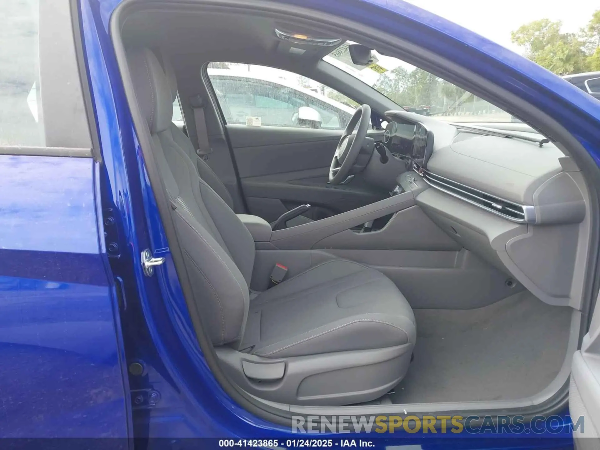 5 fotografías del automóvil dañado KMHLM4DG1RU828804 HYUNDAI ELANTRA 2024