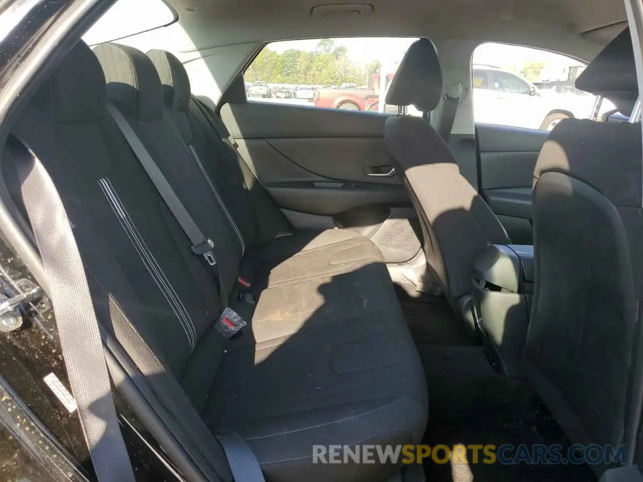 10 fotografías del automóvil dañado KMHLM4DG2RU658386 HYUNDAI ELANTRA 2024