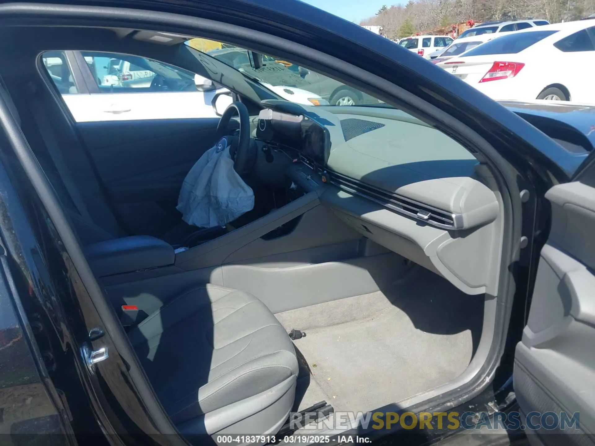 5 fotografías del automóvil dañado KMHLM4DG2RU725939 HYUNDAI ELANTRA 2024