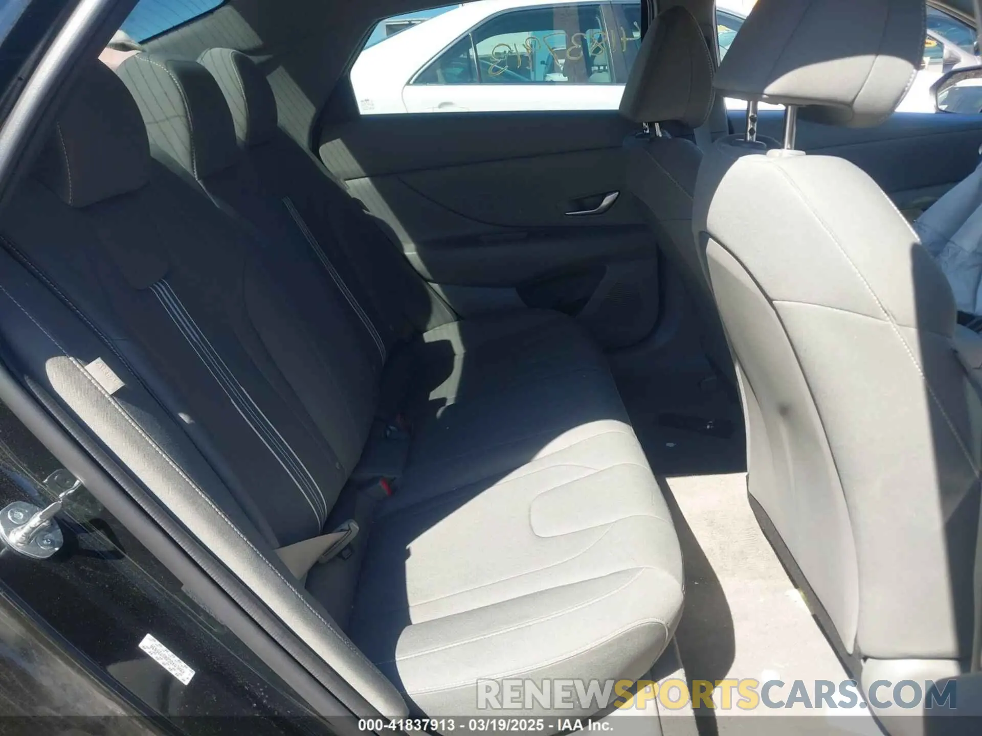 8 fotografías del automóvil dañado KMHLM4DG2RU725939 HYUNDAI ELANTRA 2024