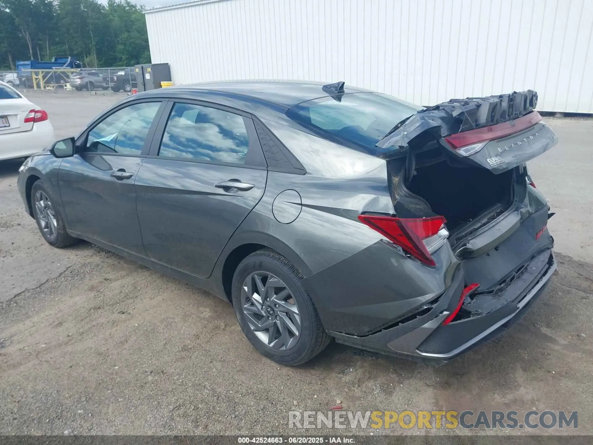 3 fotografías del automóvil dañado KMHLM4DG2RU733295 HYUNDAI ELANTRA 2024