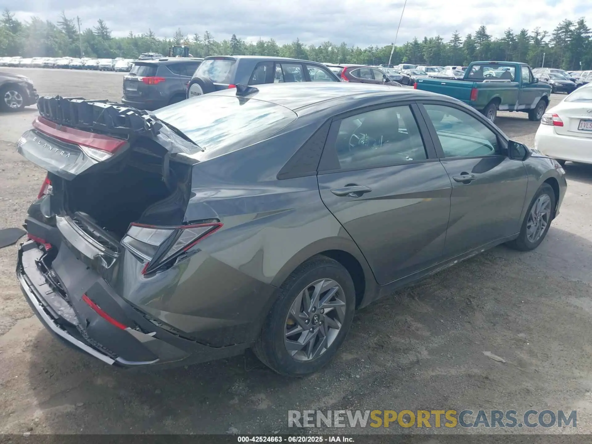 4 fotografías del automóvil dañado KMHLM4DG2RU733295 HYUNDAI ELANTRA 2024