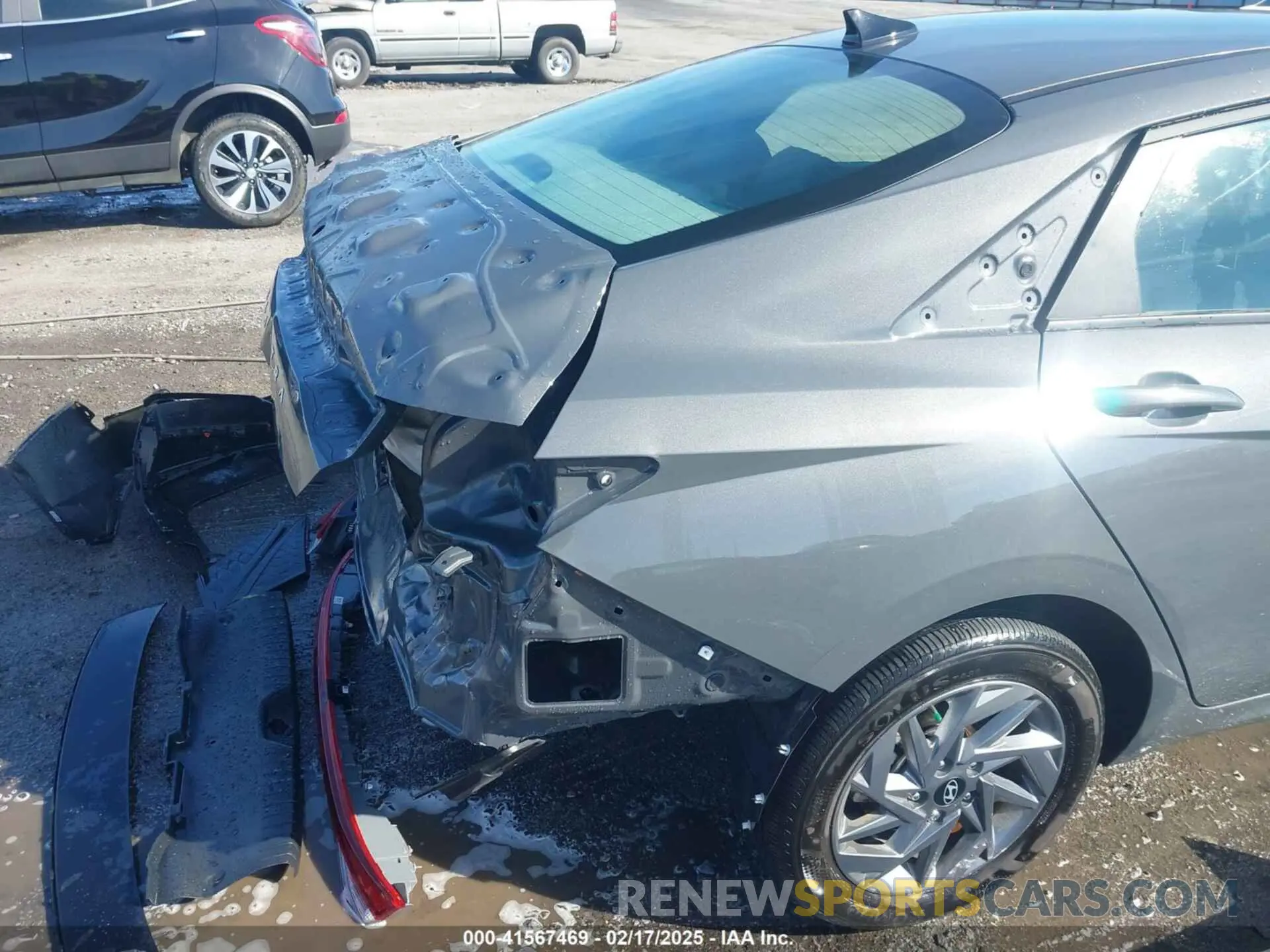 18 fotografías del automóvil dañado KMHLM4DG2RU735841 HYUNDAI ELANTRA 2024
