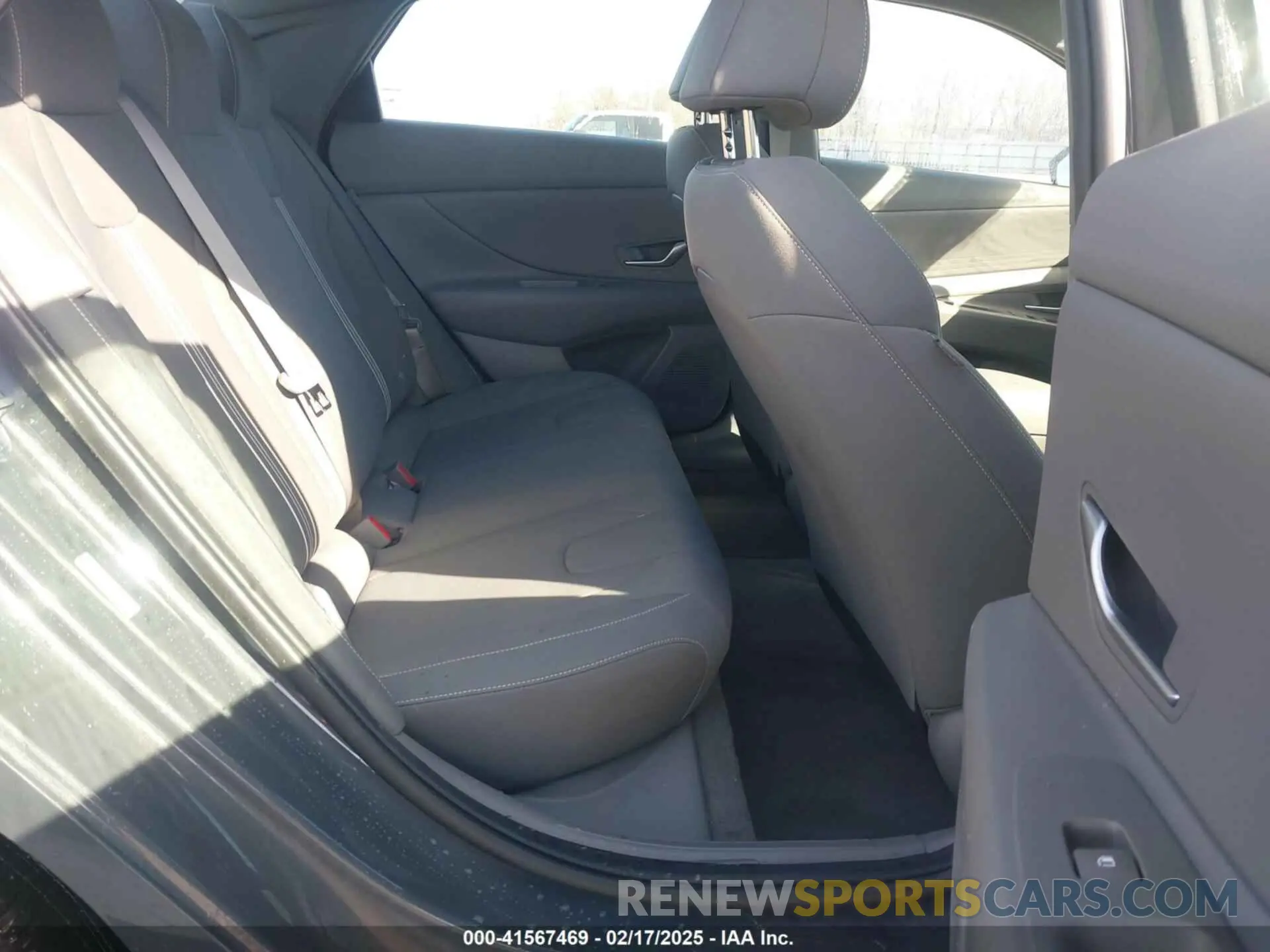 8 fotografías del automóvil dañado KMHLM4DG2RU735841 HYUNDAI ELANTRA 2024