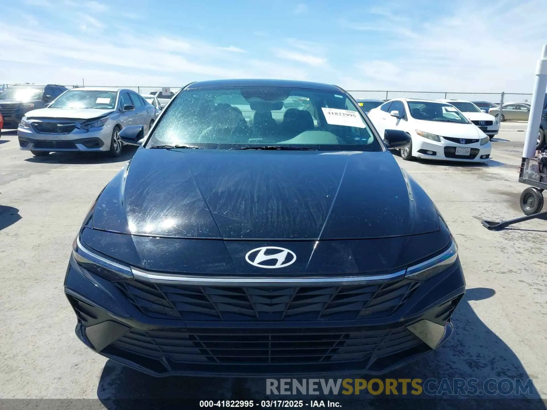 12 fotografías del automóvil dañado KMHLM4DG2RU746760 HYUNDAI ELANTRA 2024