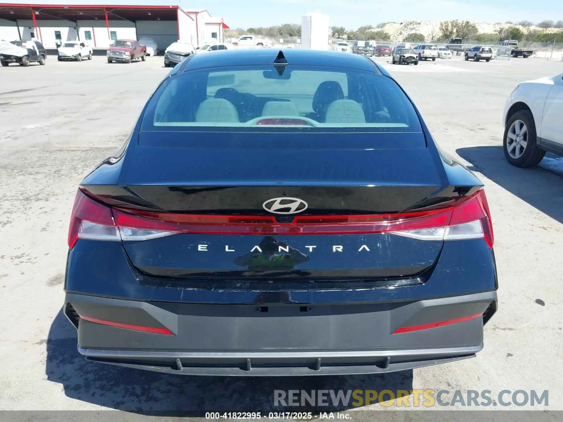 16 fotografías del automóvil dañado KMHLM4DG2RU746760 HYUNDAI ELANTRA 2024