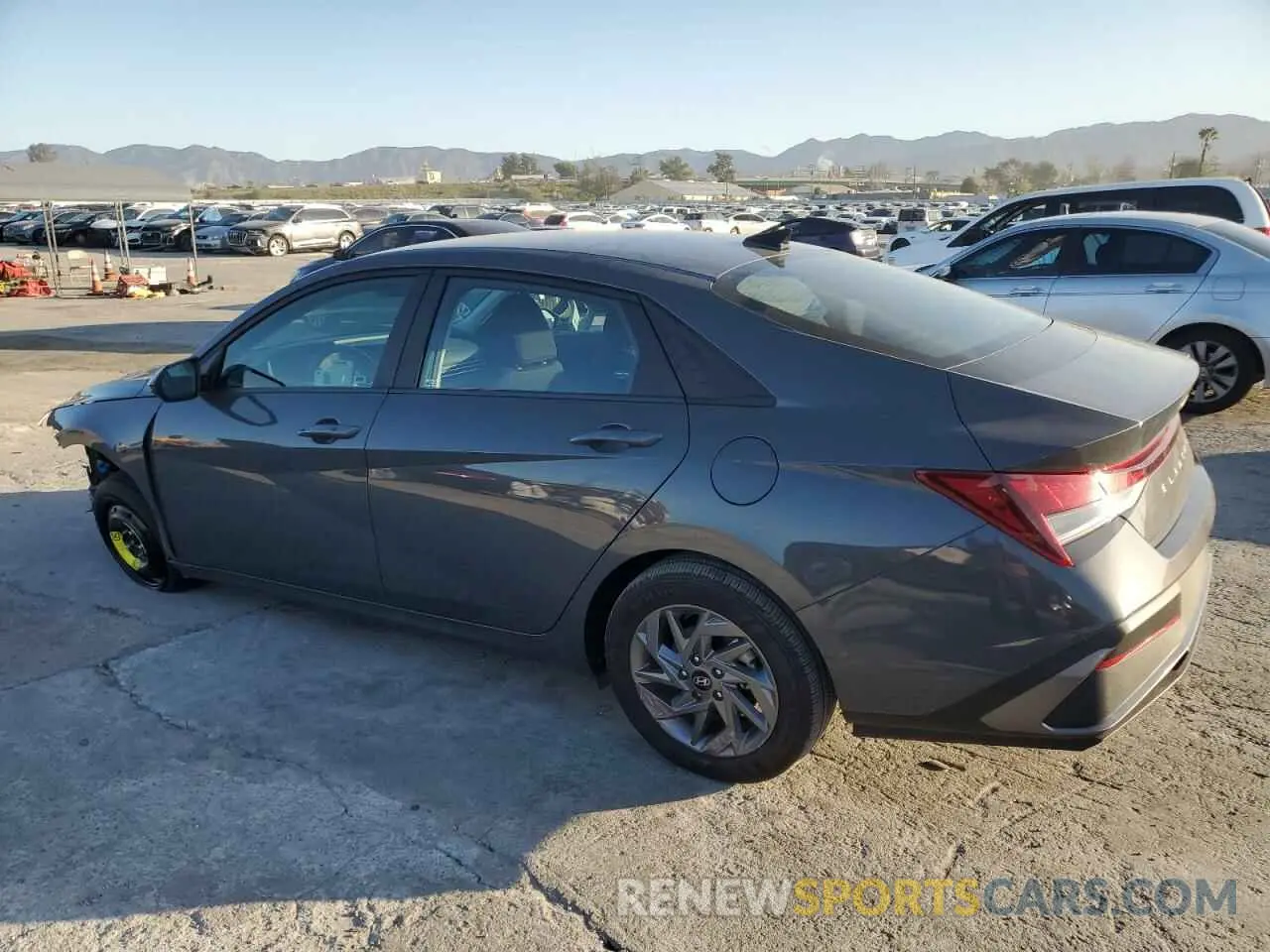 2 fotografías del automóvil dañado KMHLM4DG2RU763168 HYUNDAI ELANTRA 2024