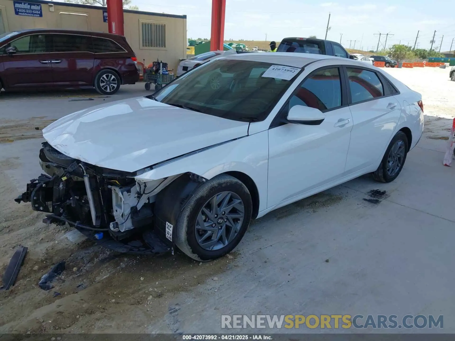 2 fotografías del automóvil dañado KMHLM4DG3RU637174 HYUNDAI ELANTRA 2024