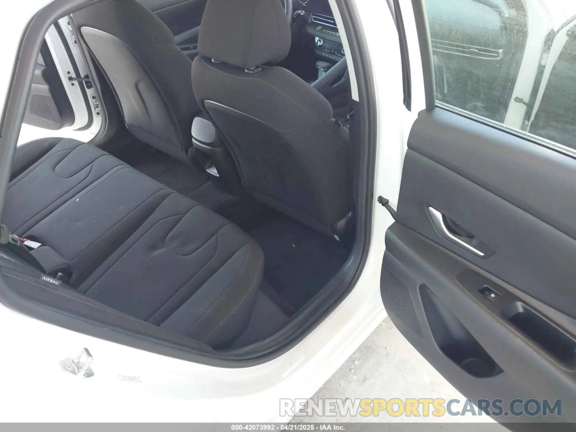 8 fotografías del automóvil dañado KMHLM4DG3RU637174 HYUNDAI ELANTRA 2024
