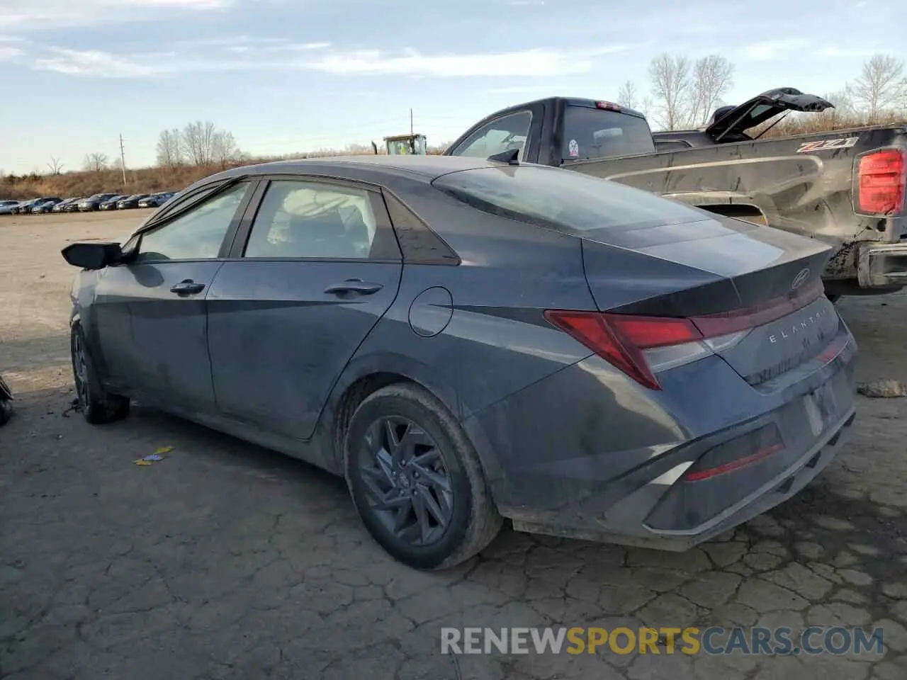 2 fotografías del automóvil dañado KMHLM4DG3RU645646 HYUNDAI ELANTRA 2024