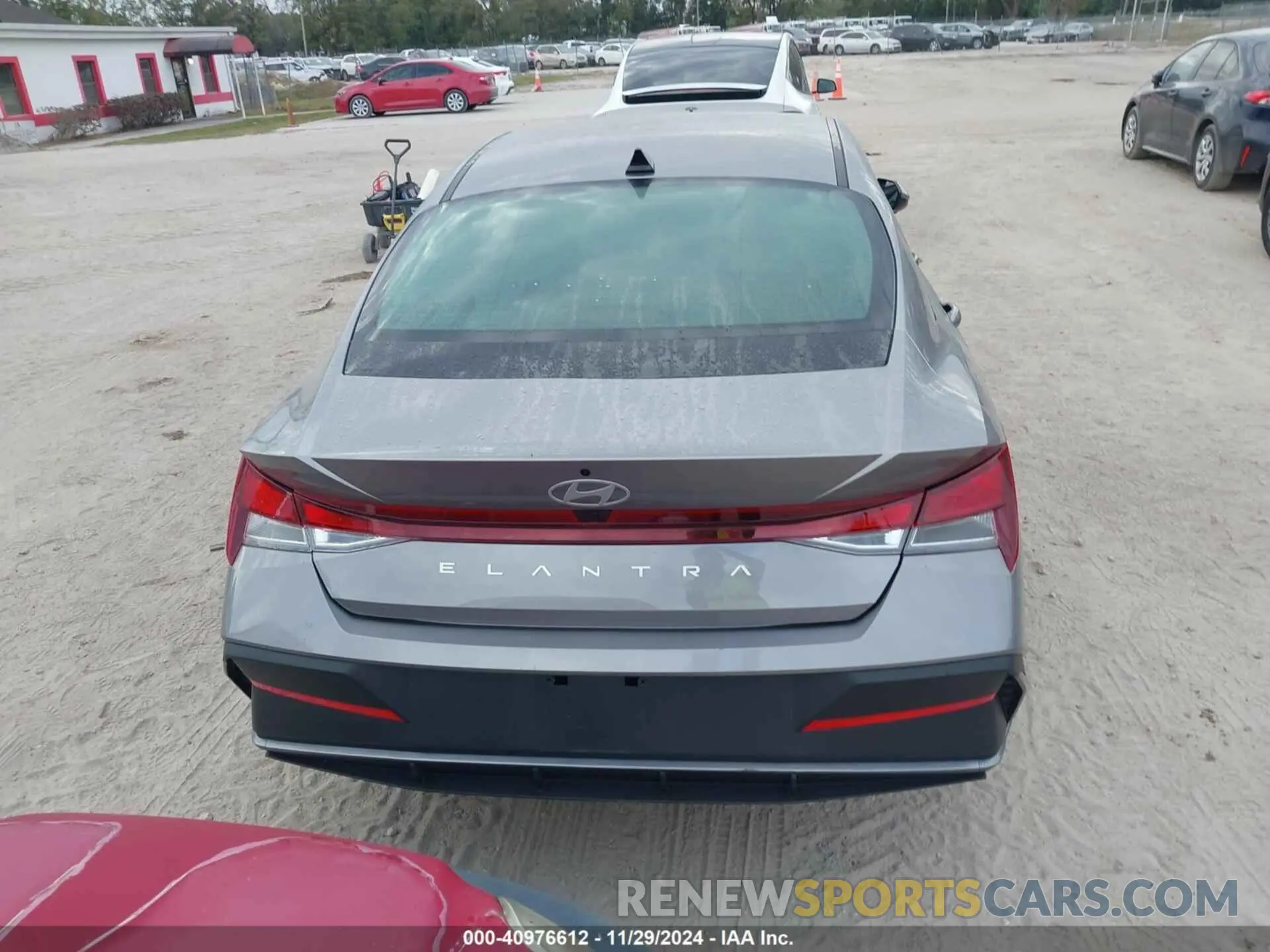 15 fotografías del automóvil dañado KMHLM4DG3RU693115 HYUNDAI ELANTRA 2024