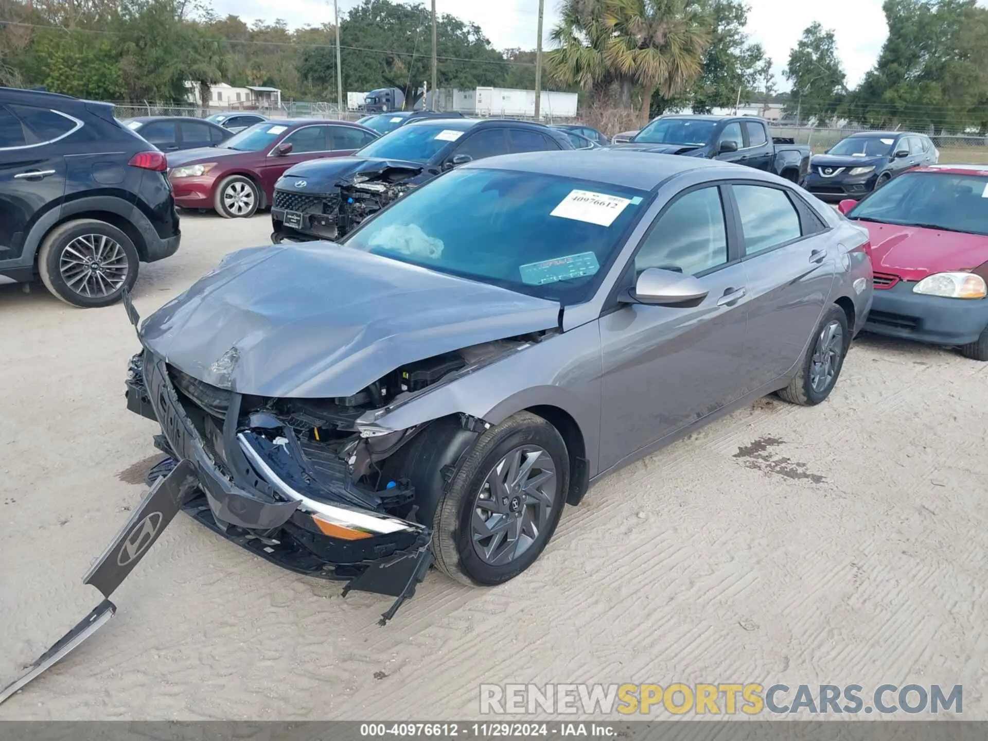 2 fotografías del automóvil dañado KMHLM4DG3RU693115 HYUNDAI ELANTRA 2024