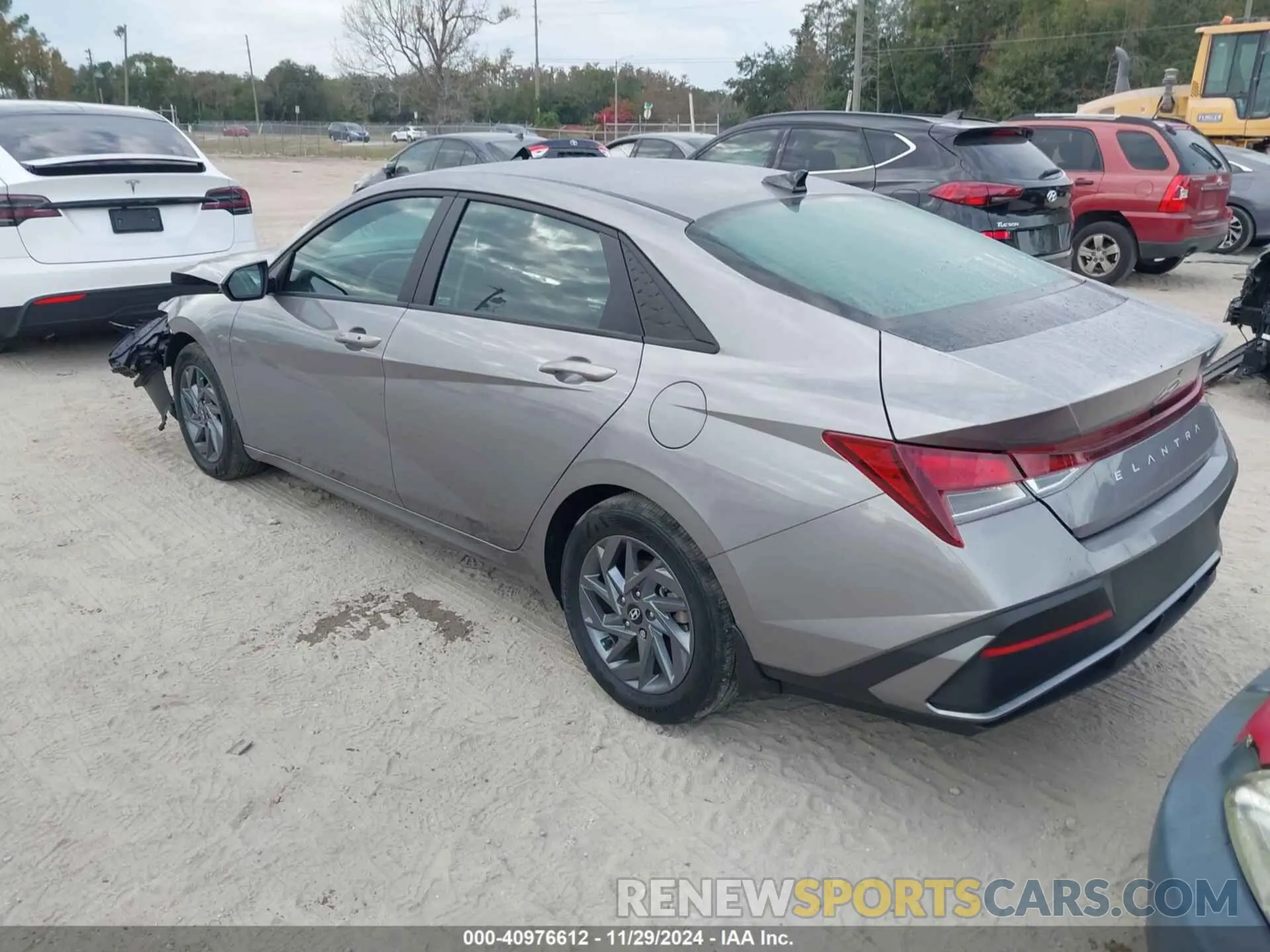 3 fotografías del automóvil dañado KMHLM4DG3RU693115 HYUNDAI ELANTRA 2024
