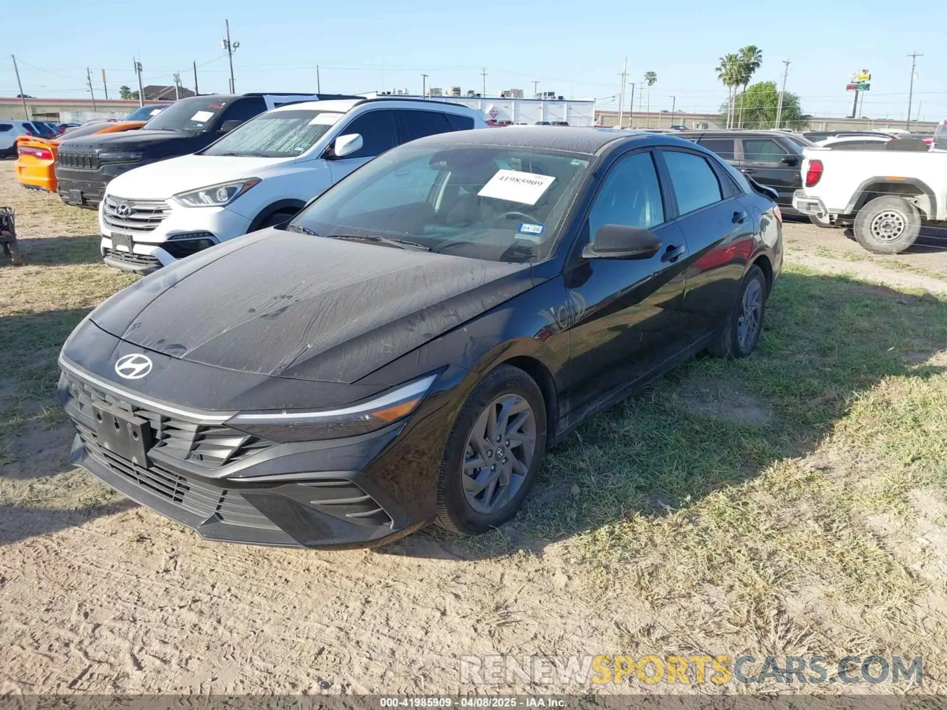 2 fotografías del automóvil dañado KMHLM4DG3RU751126 HYUNDAI ELANTRA 2024