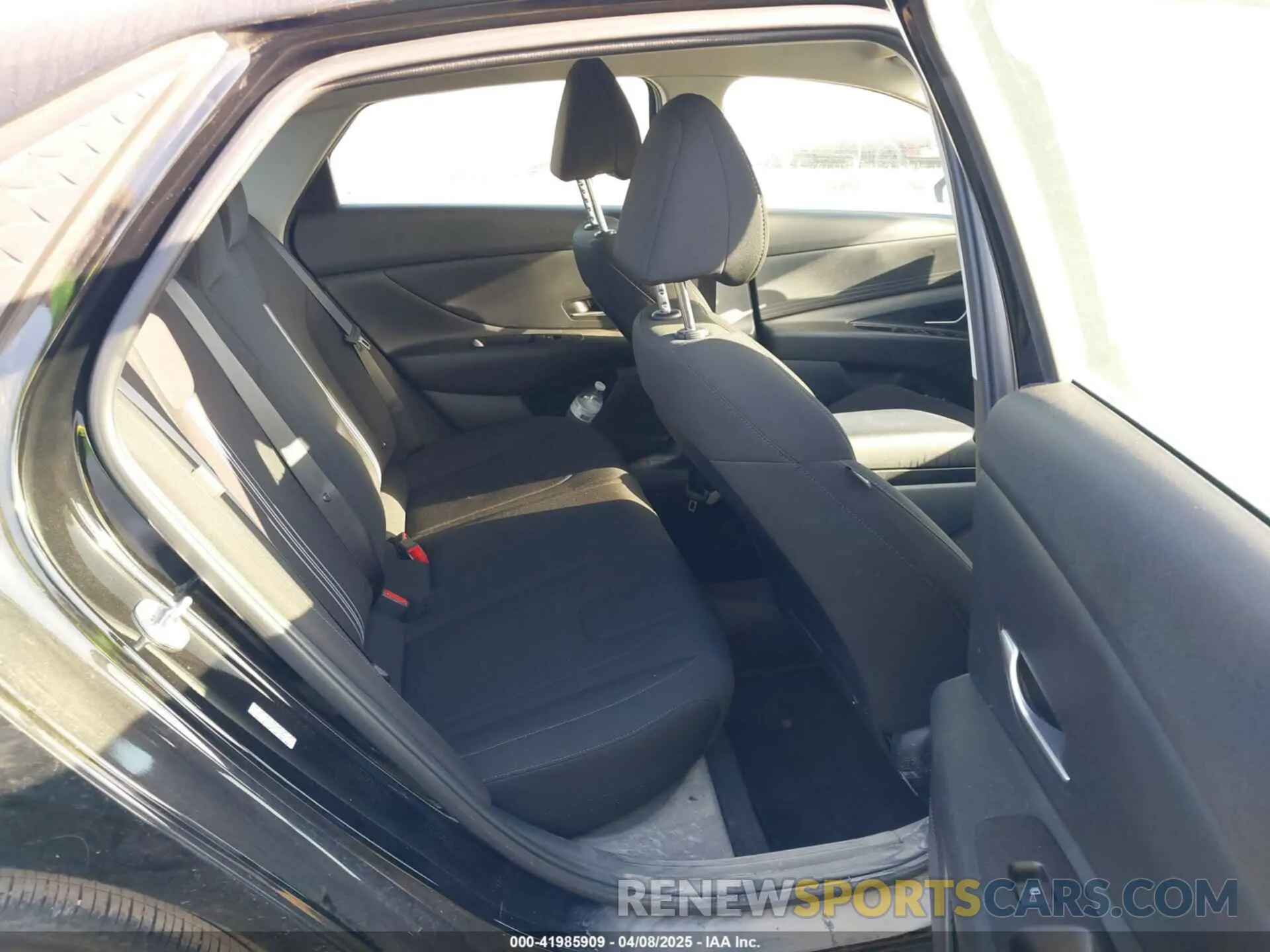 8 fotografías del automóvil dañado KMHLM4DG3RU751126 HYUNDAI ELANTRA 2024