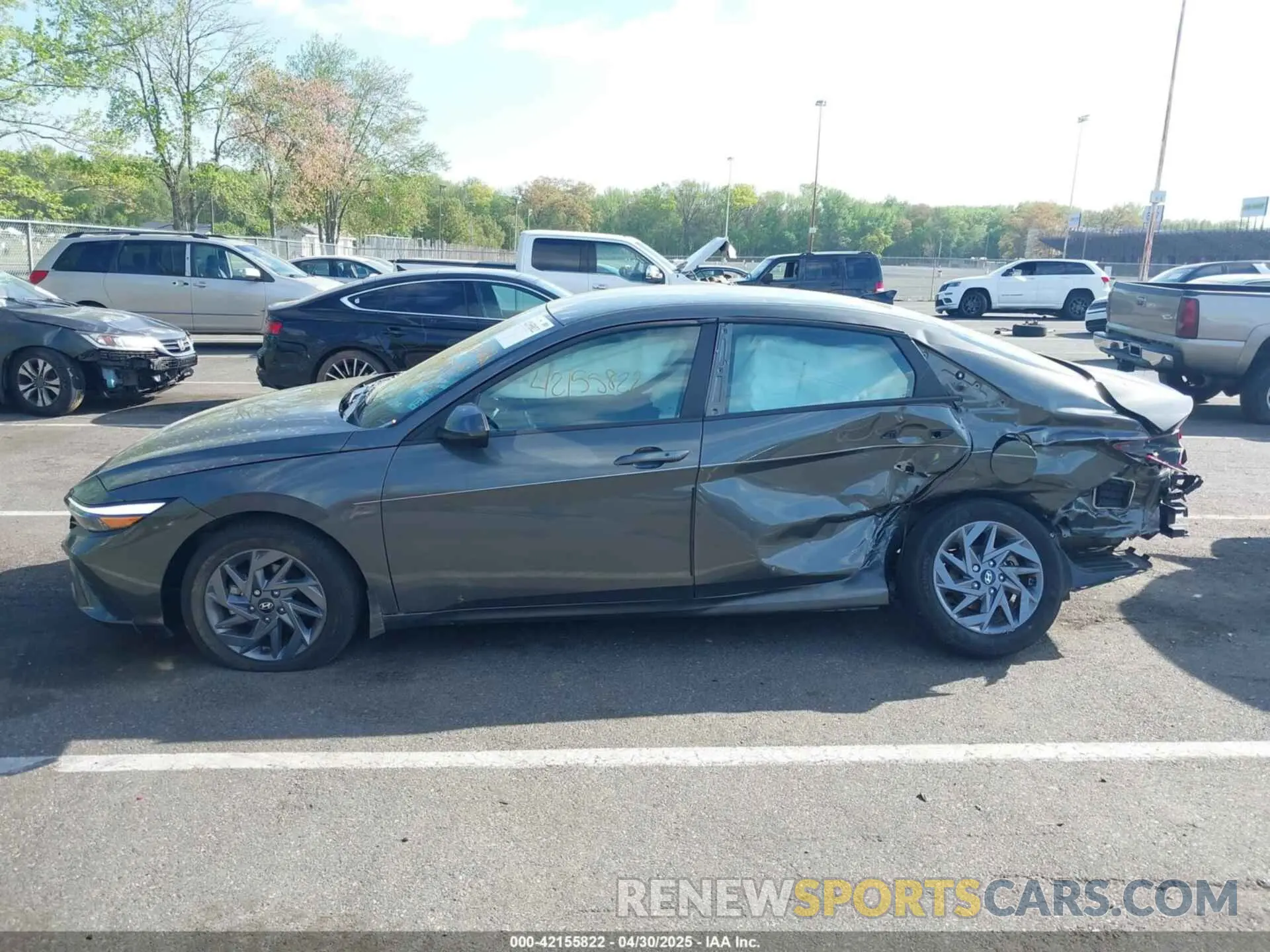 14 fotografías del automóvil dañado KMHLM4DG3RU759596 HYUNDAI ELANTRA 2024