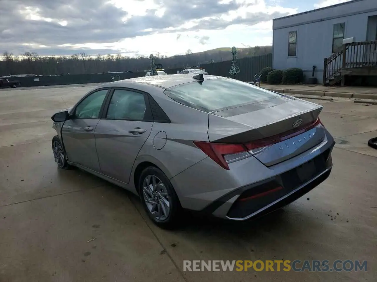 2 fotografías del automóvil dañado KMHLM4DG3RU778066 HYUNDAI ELANTRA 2024