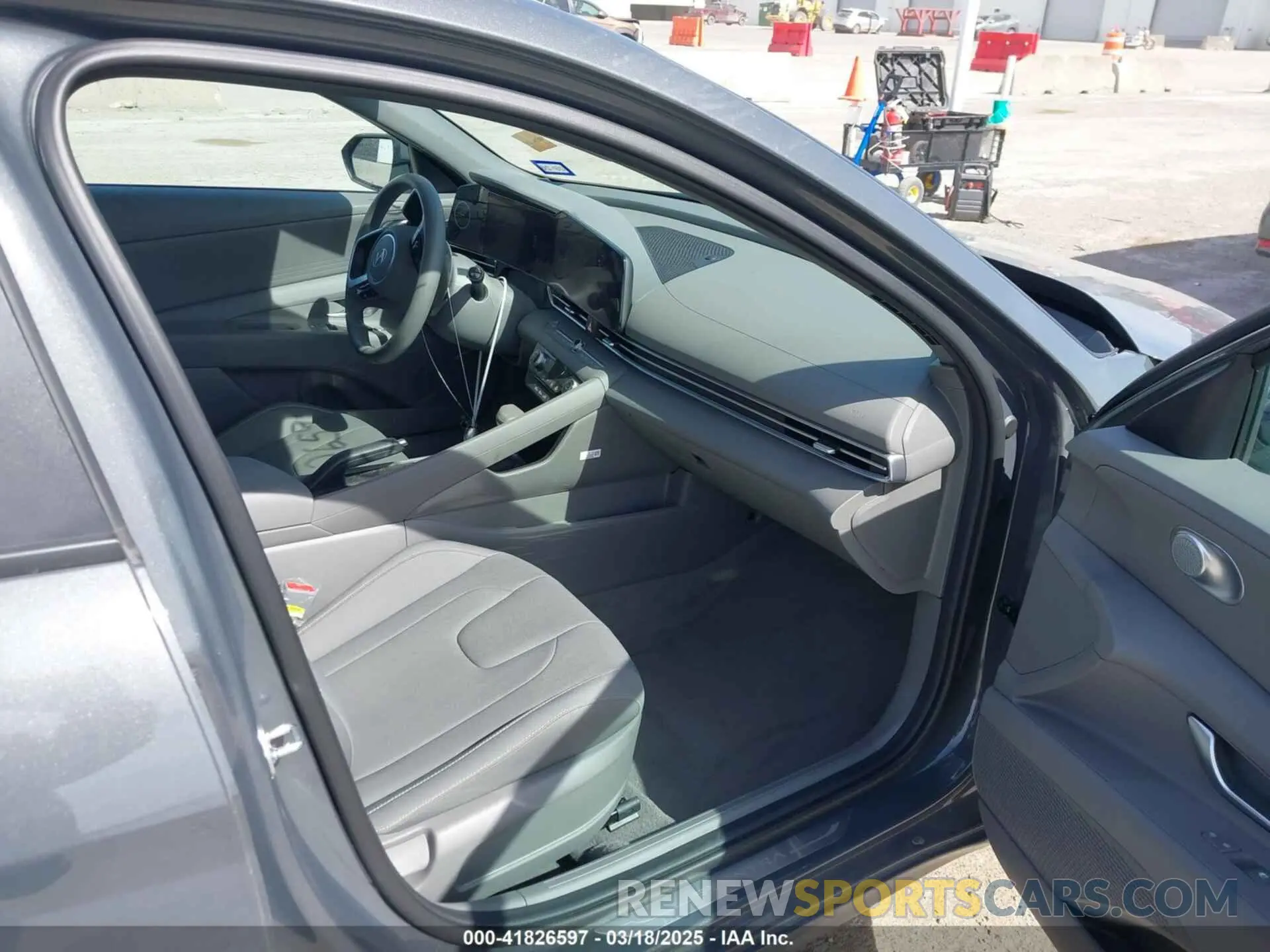 5 fotografías del automóvil dañado KMHLM4DG3RU792467 HYUNDAI ELANTRA 2024