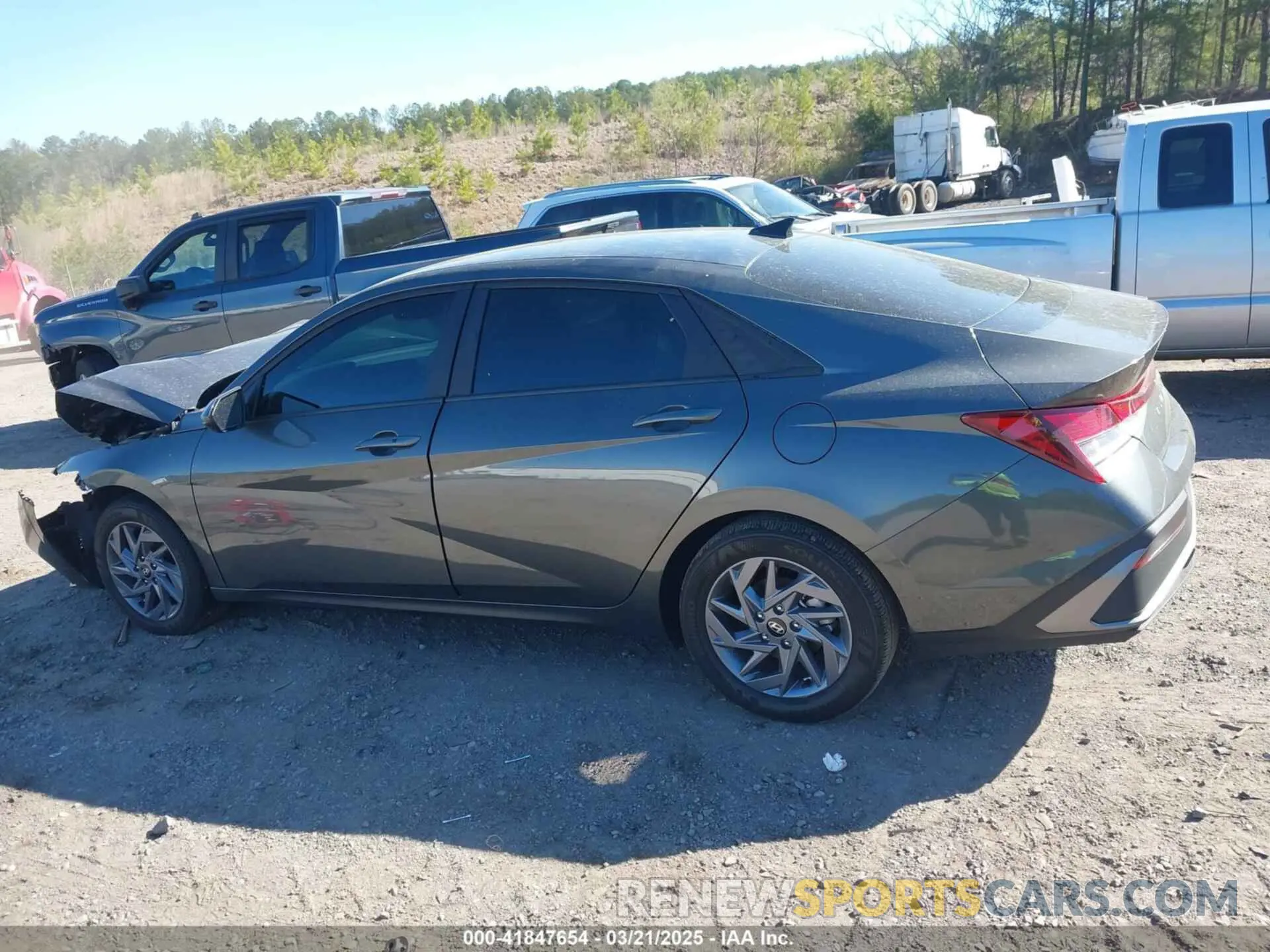 14 fotografías del automóvil dañado KMHLM4DG4RU707815 HYUNDAI ELANTRA 2024