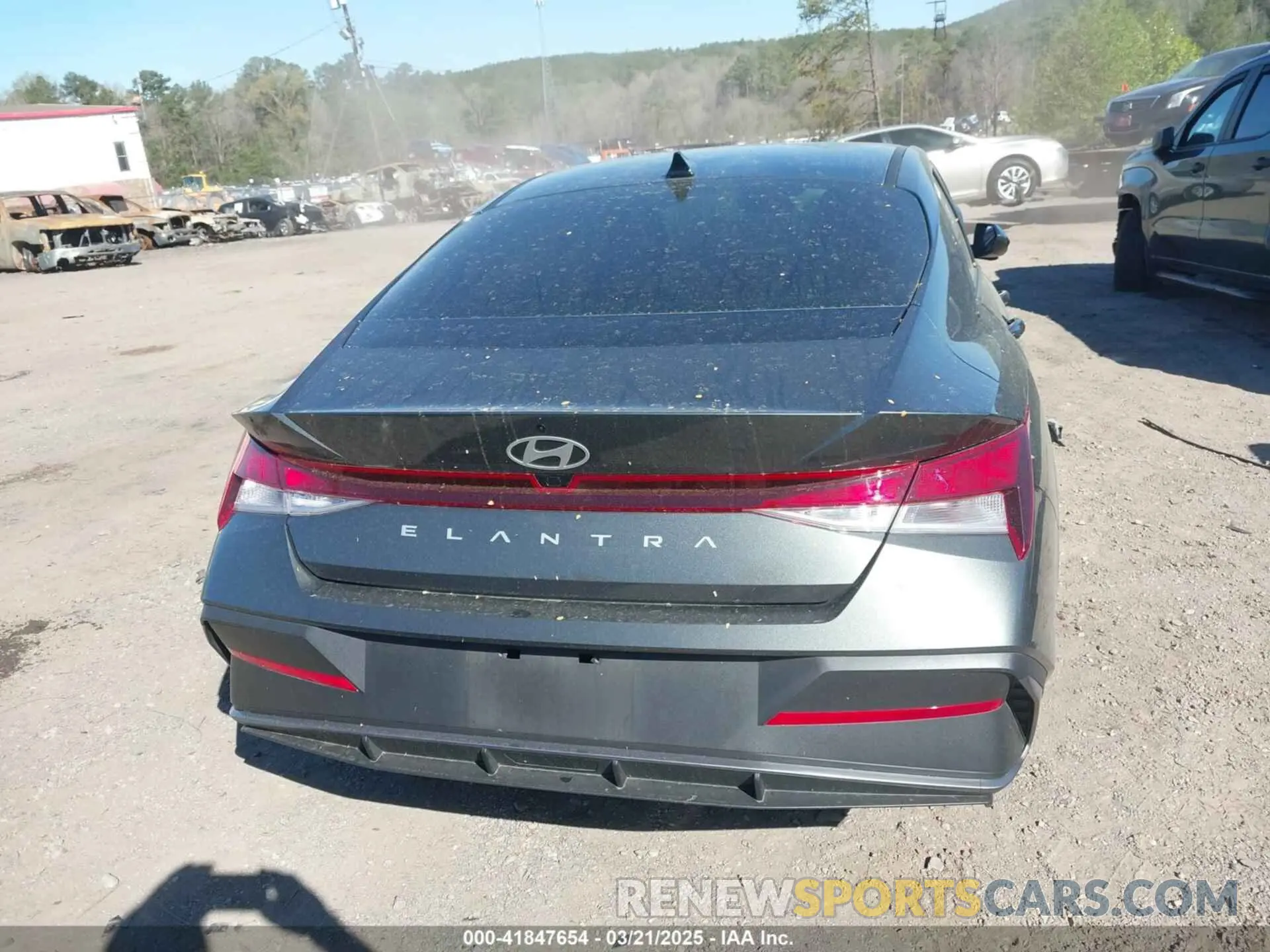 16 fotografías del automóvil dañado KMHLM4DG4RU707815 HYUNDAI ELANTRA 2024