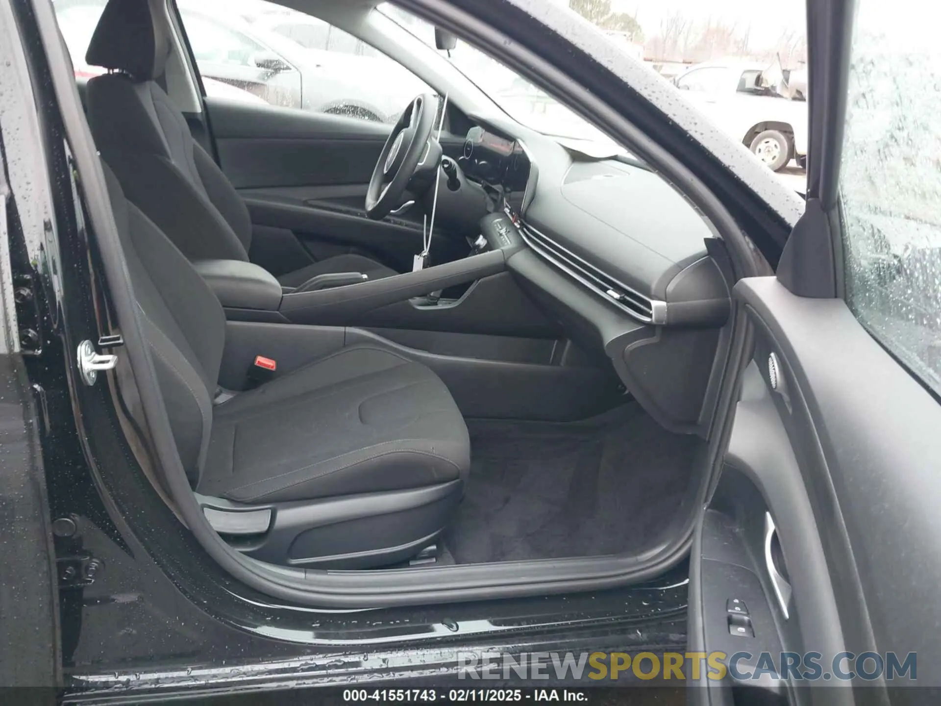 5 fotografías del automóvil dañado KMHLM4DG4RU756772 HYUNDAI ELANTRA 2024
