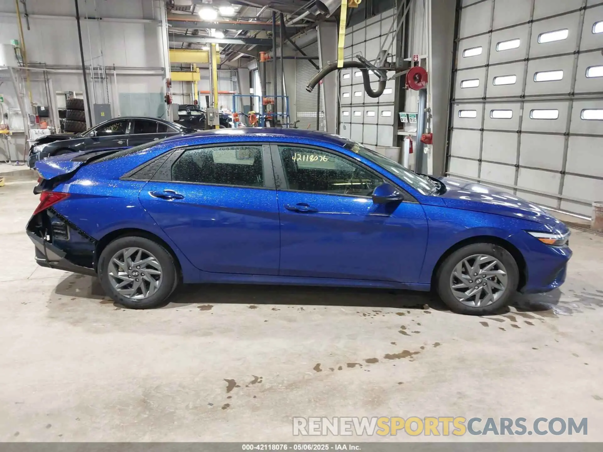 13 fotografías del automóvil dañado KMHLM4DG4RU842843 HYUNDAI ELANTRA 2024