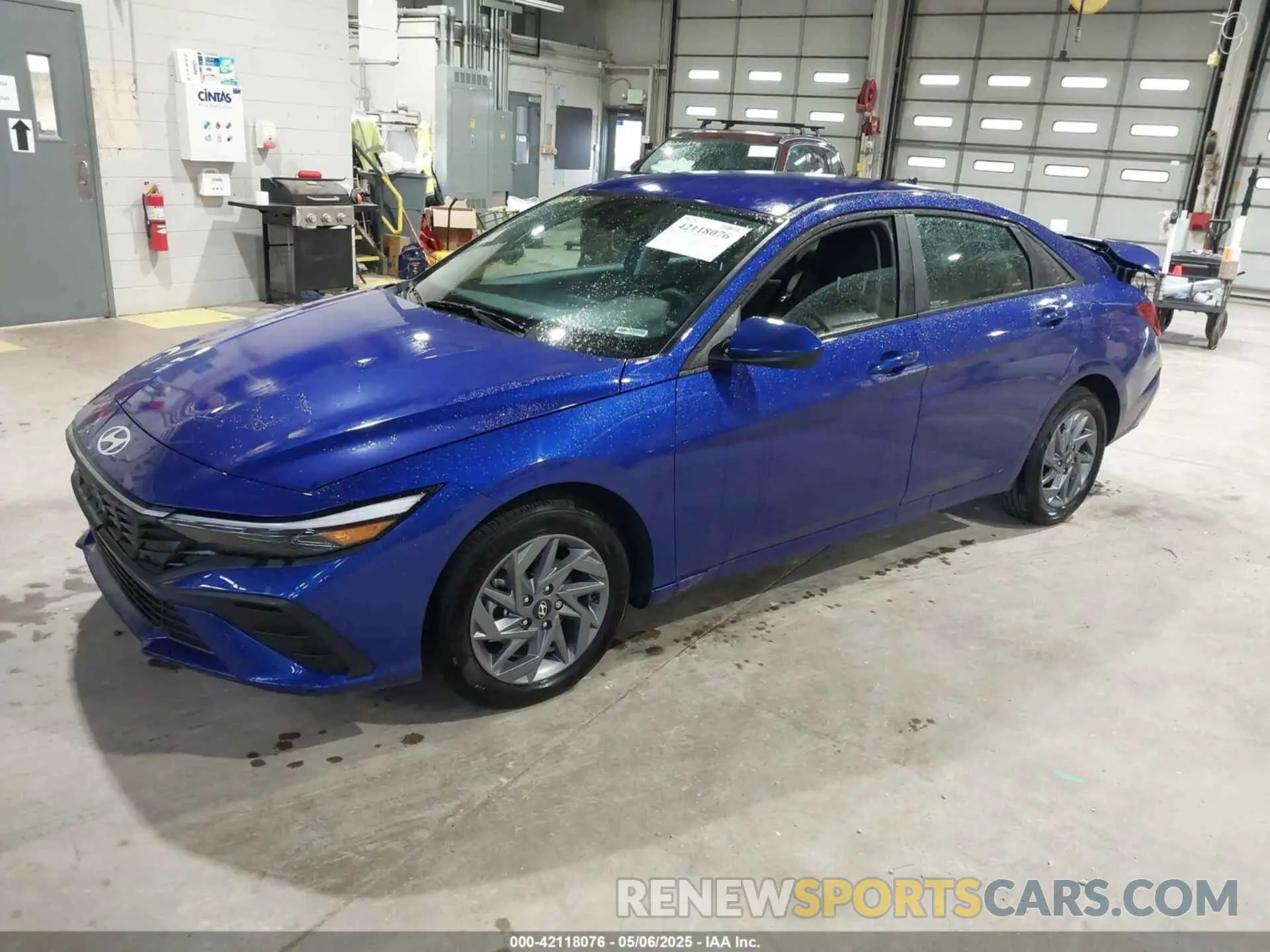 2 fotografías del automóvil dañado KMHLM4DG4RU842843 HYUNDAI ELANTRA 2024