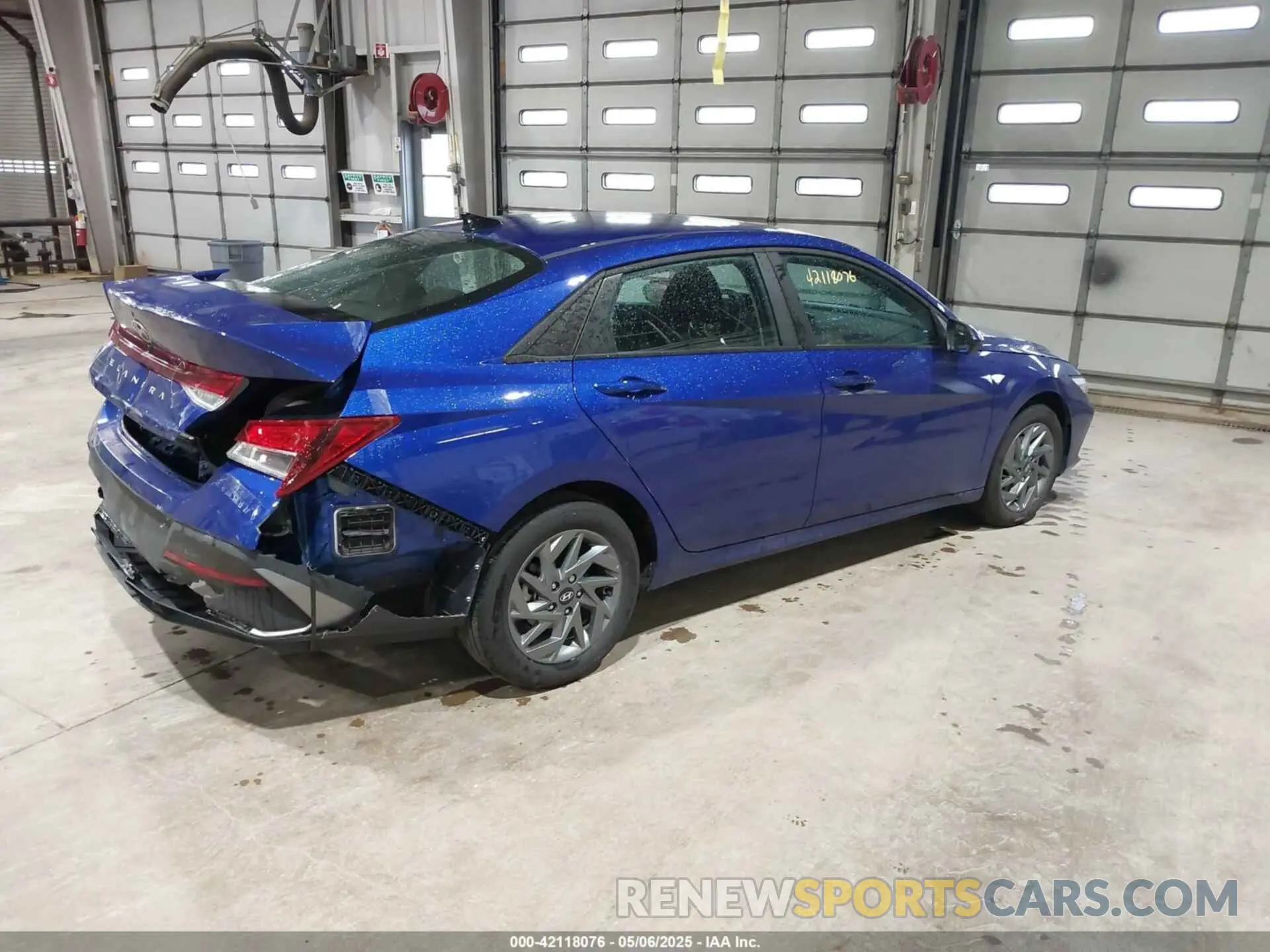 4 fotografías del automóvil dañado KMHLM4DG4RU842843 HYUNDAI ELANTRA 2024